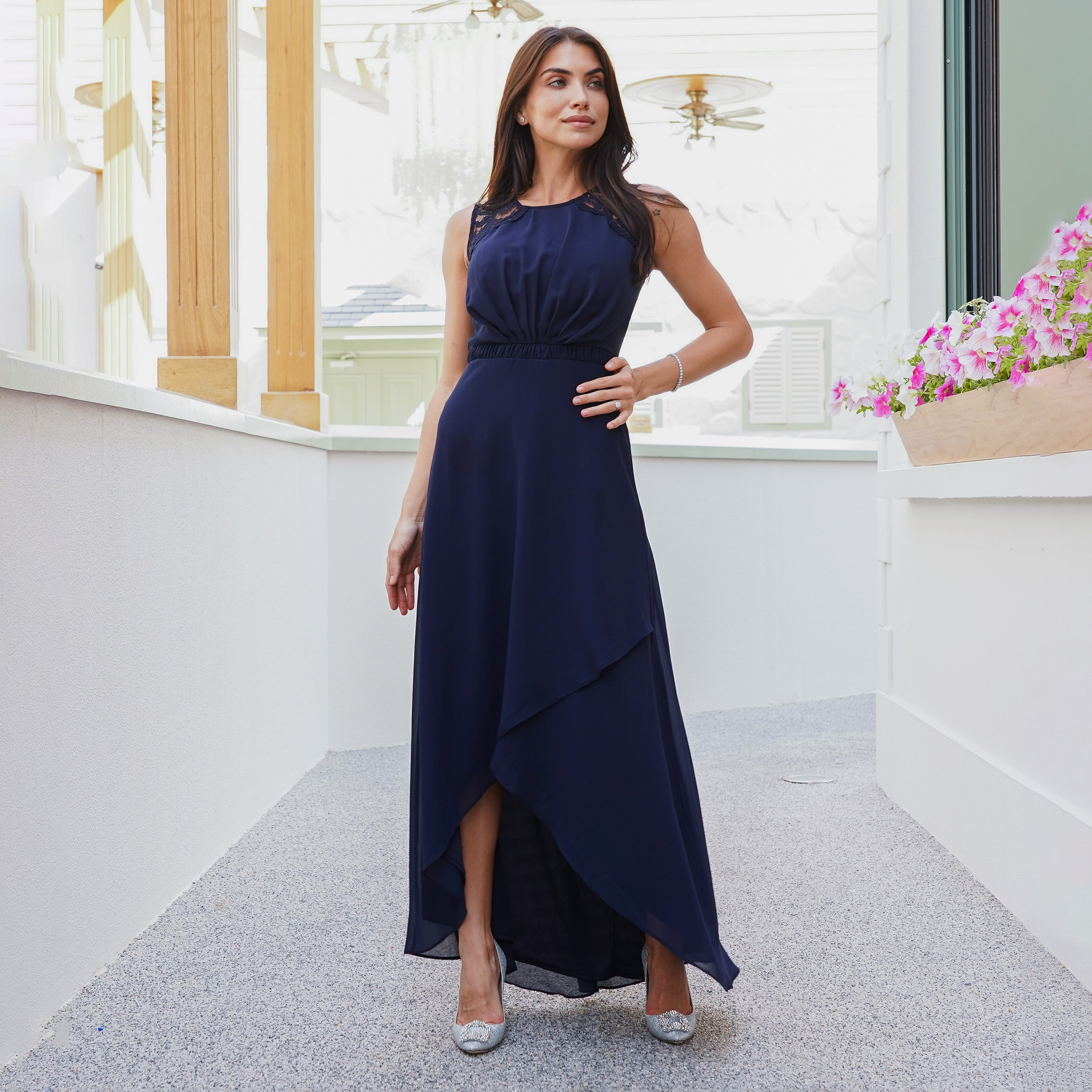  فستان ماكسي ذو اي لائن مع دانتيل ذو مطرز برقبة دائرية من تي اف ان سي-women-clothing-dresses-image-1
