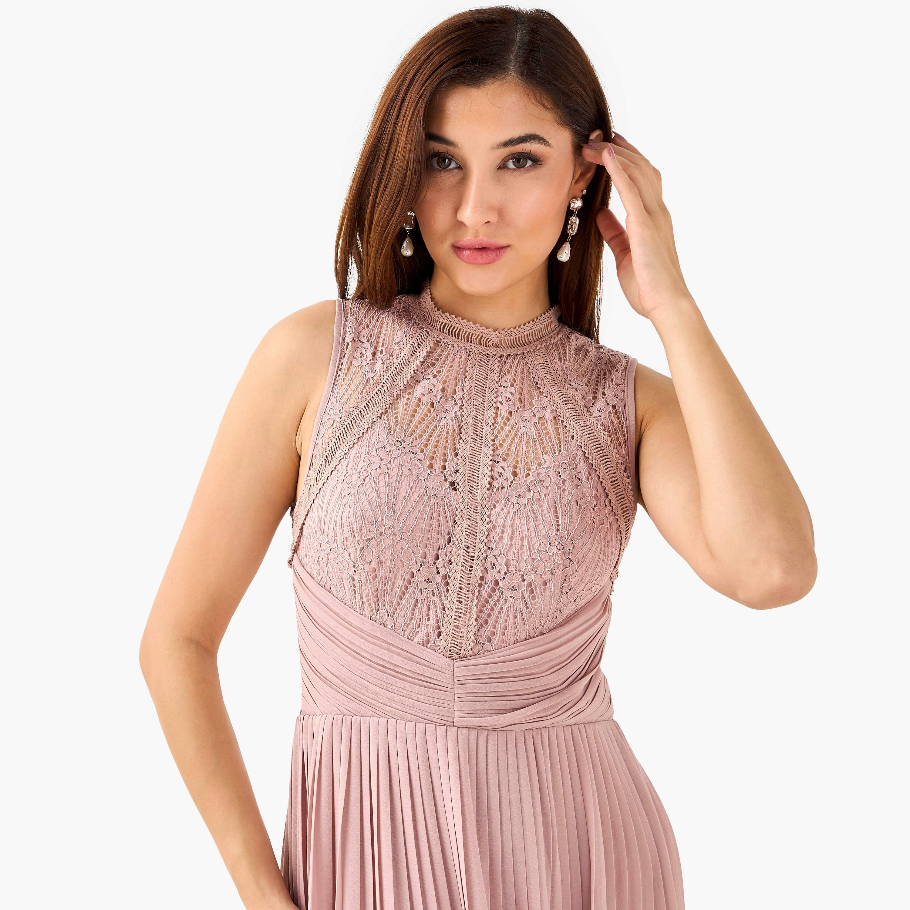 فستان بوليستر ماكسي بياقة عالية وكسرات من تي إف إن سي-women-clothing-dresses-image-4