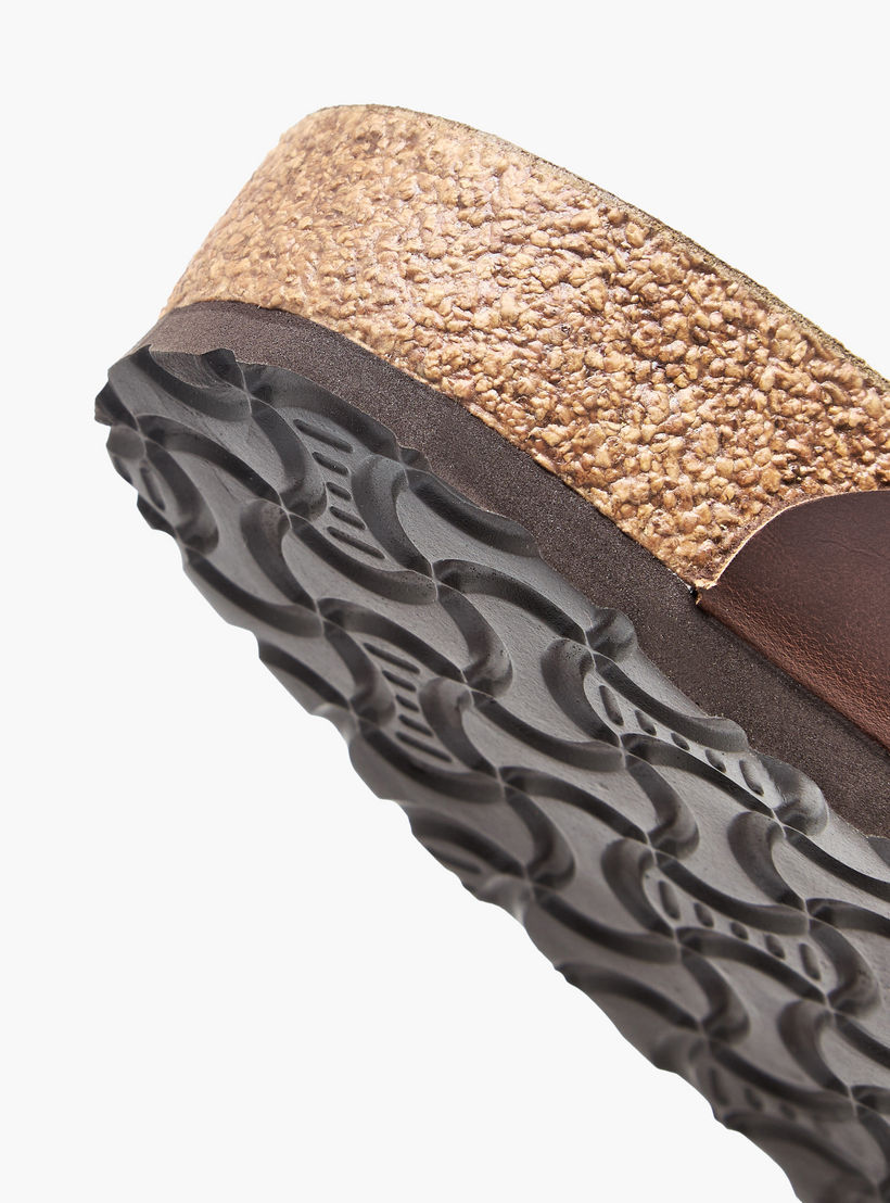 صندل مريح بتفاصيل إبزيم للرجال من لو كونفورت-men-shoes-sandals-image-8