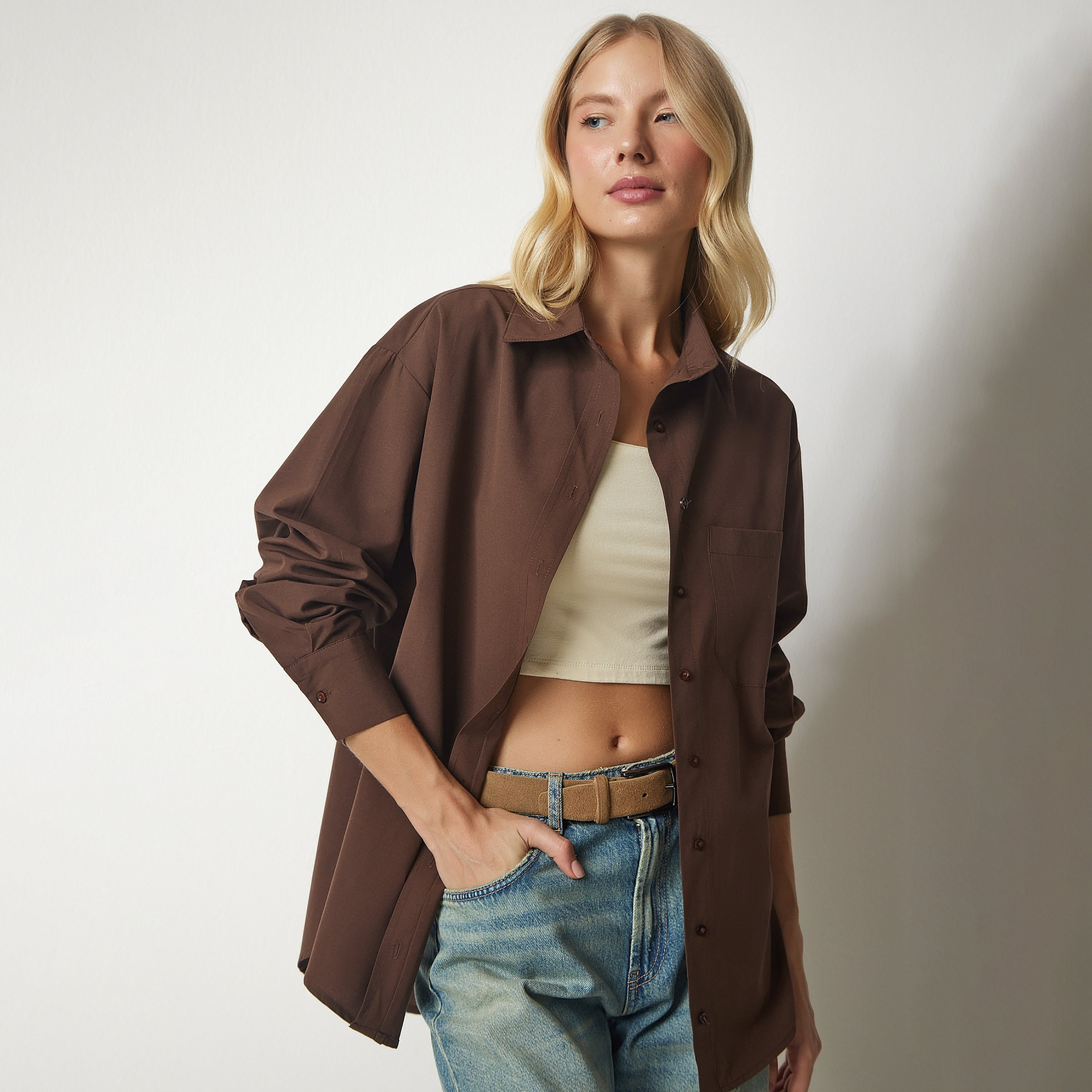 السعادة إسطنبول بياقة أكمام منخفضة قميص نسائي بني من بوبلين-women-clothing-shirtsandblouses-shirts-image-3