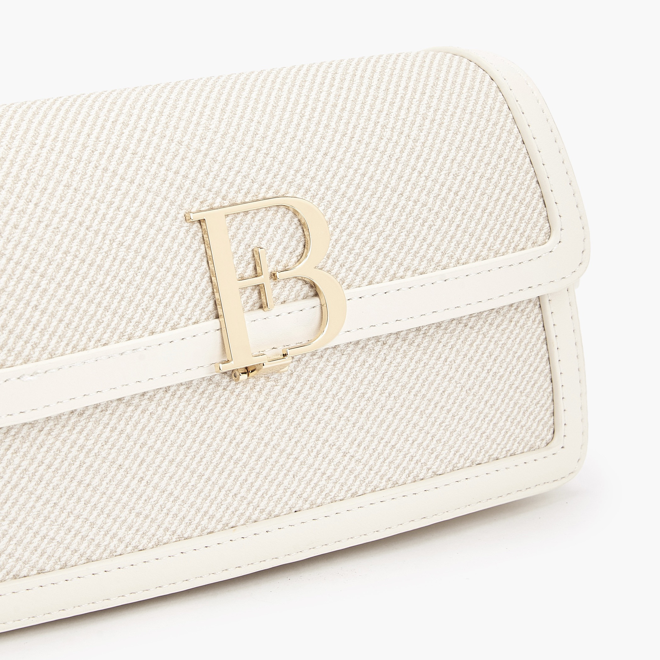 شنطة كروس بودي بارزة الملمس وحزام كتف قابل للتعديل من فلورا بيلا-women-bagsandwallets-handbags-image-5