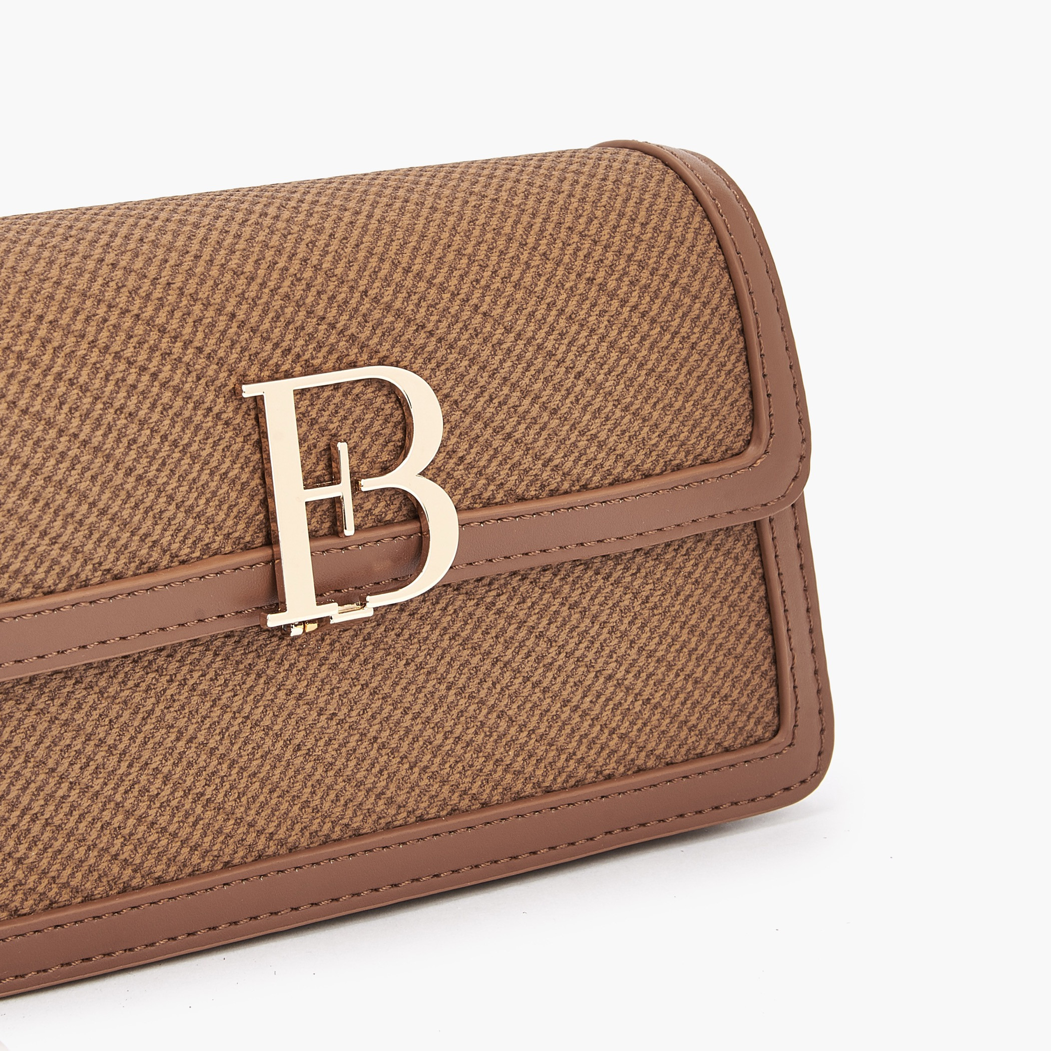 شنطة كروس بودي بارزة الملمس وحزام كتف قابل للتعديل من فلورا بيلا-women-bagsandwallets-handbags-image-6