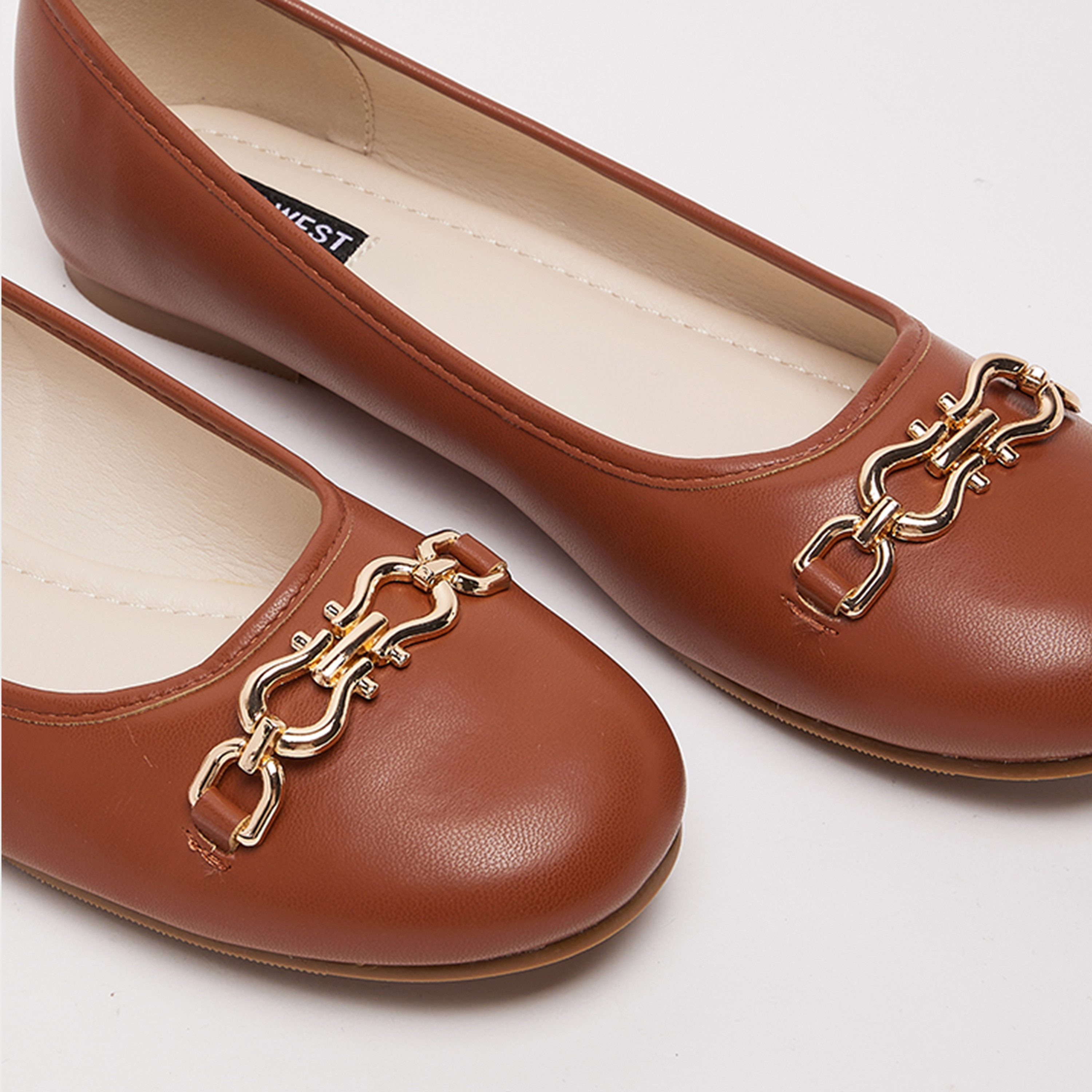 ناين ويست - حذاء باليرينا مسطح سهل الارتداء بمقدمة مستديرة للنساء | D-TRIM-women-shoes-flats-ballerinas-image-7