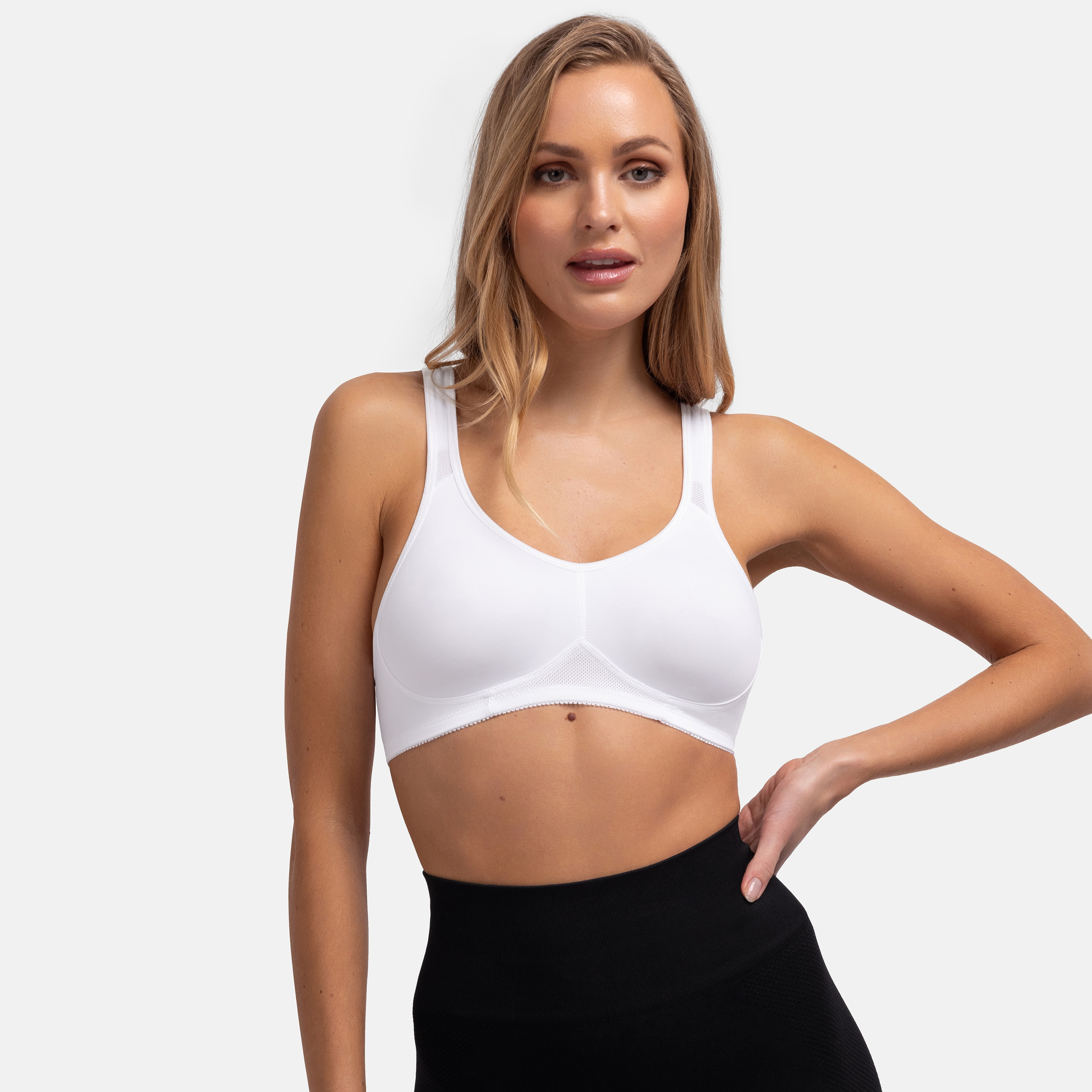 حمالة صدر سادة رياضية لاسلكية غير مبطنة باللون الأبيض من دورينا-sports-women-clothing-sportsbras-image-1
