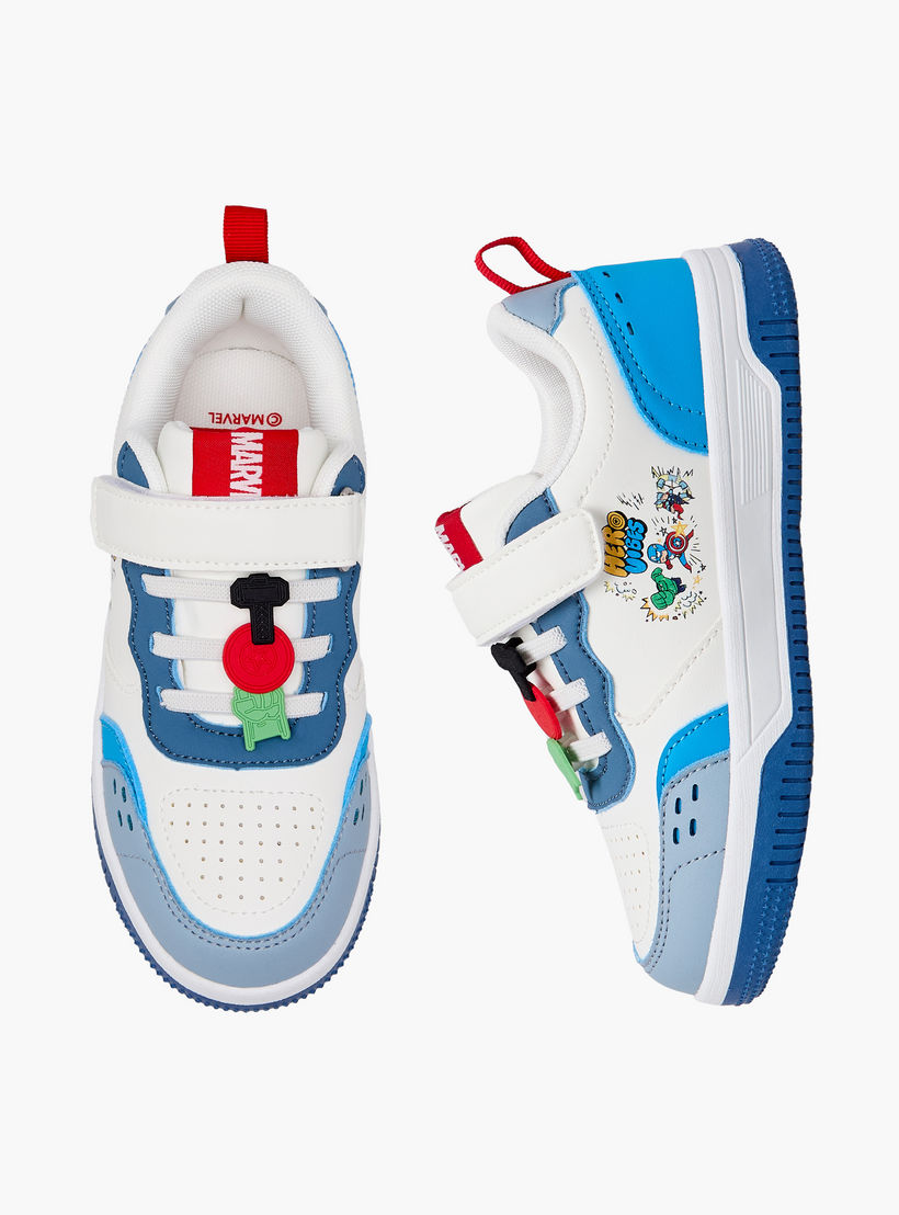 حذاء سنيكرز بشريط إغلاق لاصق وطبعات للأولاد من مارفل-boys-shoes-sneakers-image-1