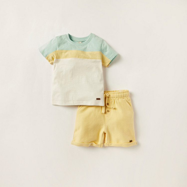 Giggles Colourblock Crew Neck T-shirt and Solid Shorts Set