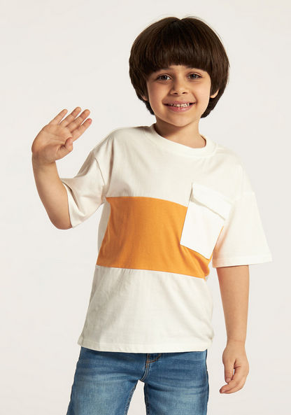 Juniors Colourblock T-shirt with Crew Neck and Pocket