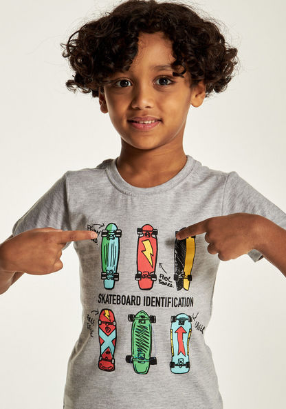 Juniors Skateboard Print Round Neck T-shirt with Short Sleeves