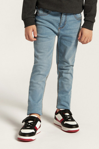 Juniors Solid Jeans with Pocket Detail and Belt Loops