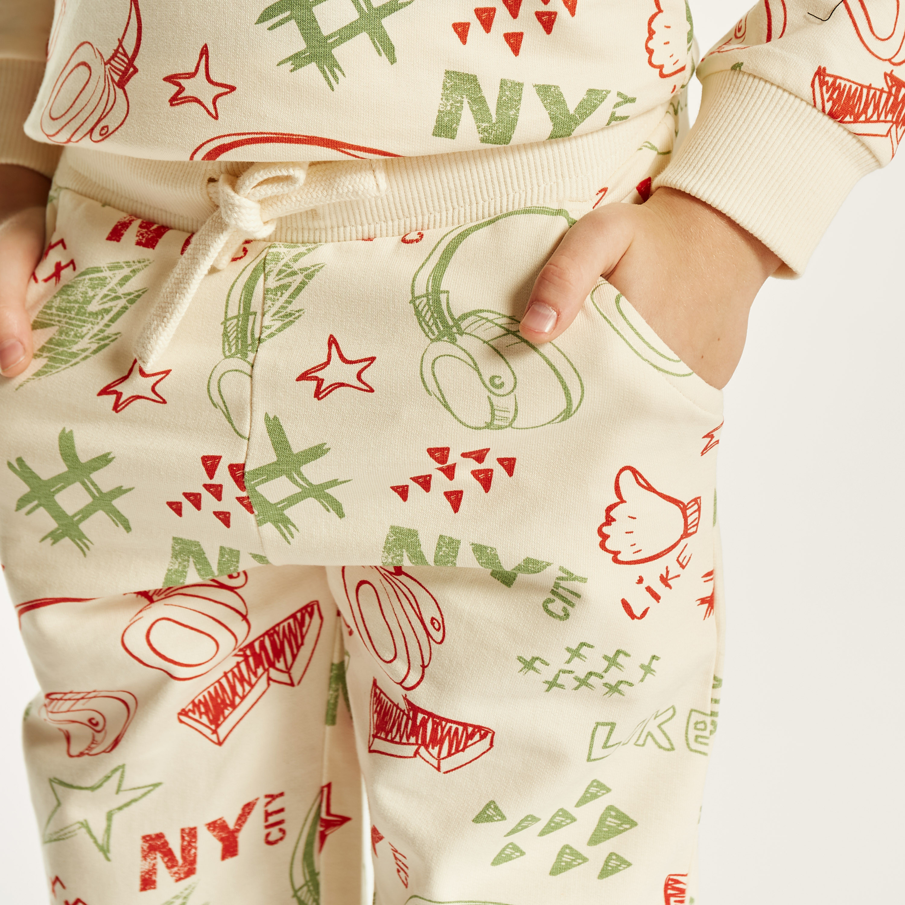 بنطلون رياضي بجيوب ورباط إغلاق وطبعات من جونيورز-boys-clothing-bottoms-joggersandtrackpants-image-2