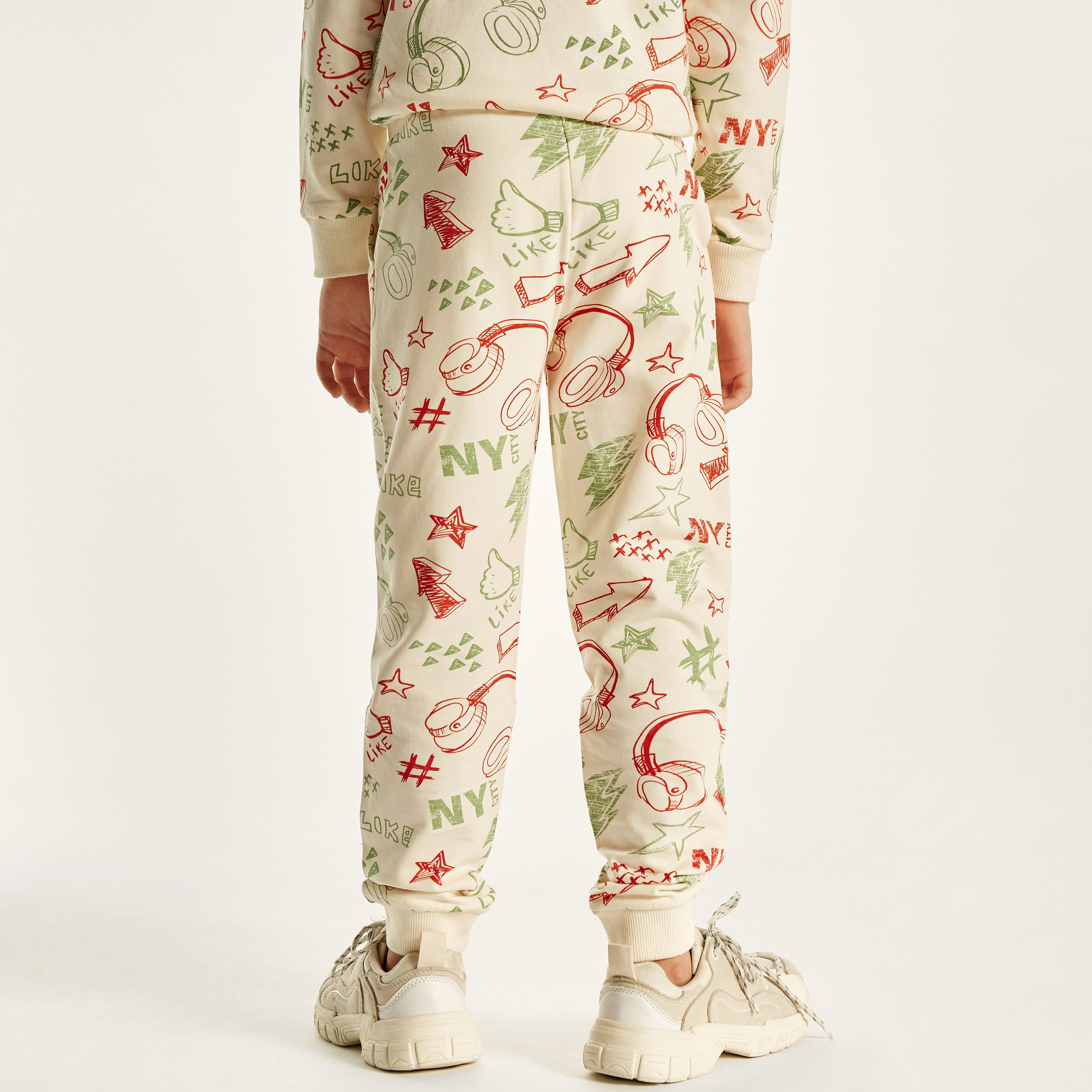 بنطلون رياضي بجيوب ورباط إغلاق وطبعات من جونيورز-boys-clothing-bottoms-joggersandtrackpants-image-1