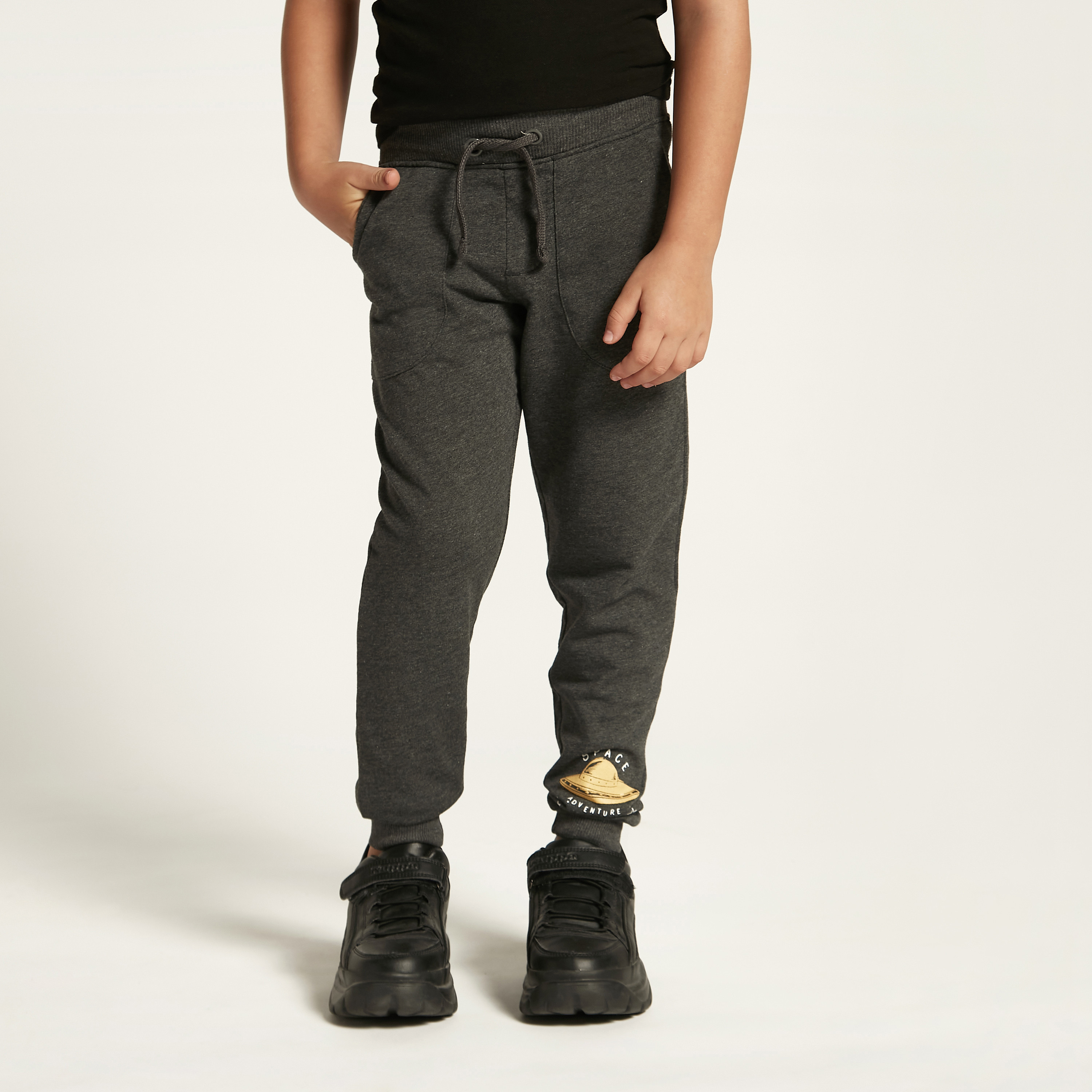 Juniors Space Print Joggers with Pockets and Drawstring Closure-boys-clothing-bottoms-joggersandtrackpants-image-1