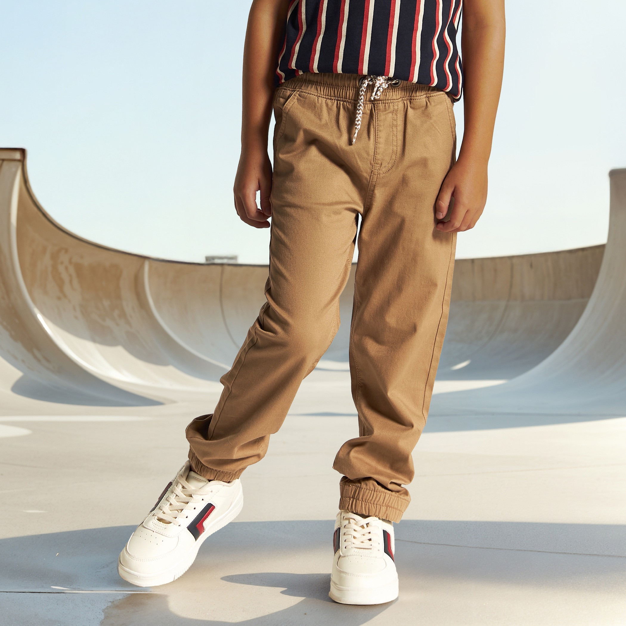 Juniors Solid Mid-Rise Jog Pants with Pockets and Drawstring Closure-boys-clothing-bottoms-trousers-image-1