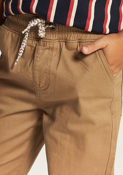 Juniors Solid Mid-Rise Jog Pants with Pockets and Drawstring Closure