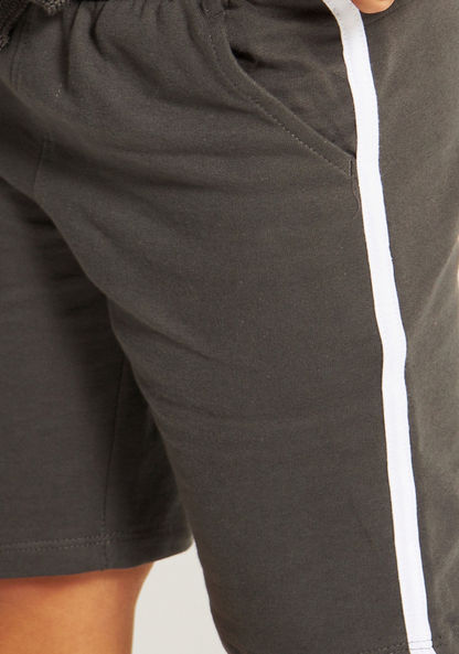 Juniors Panelled Shorts with Drawstring Closure and Pockets-Shorts-image-2