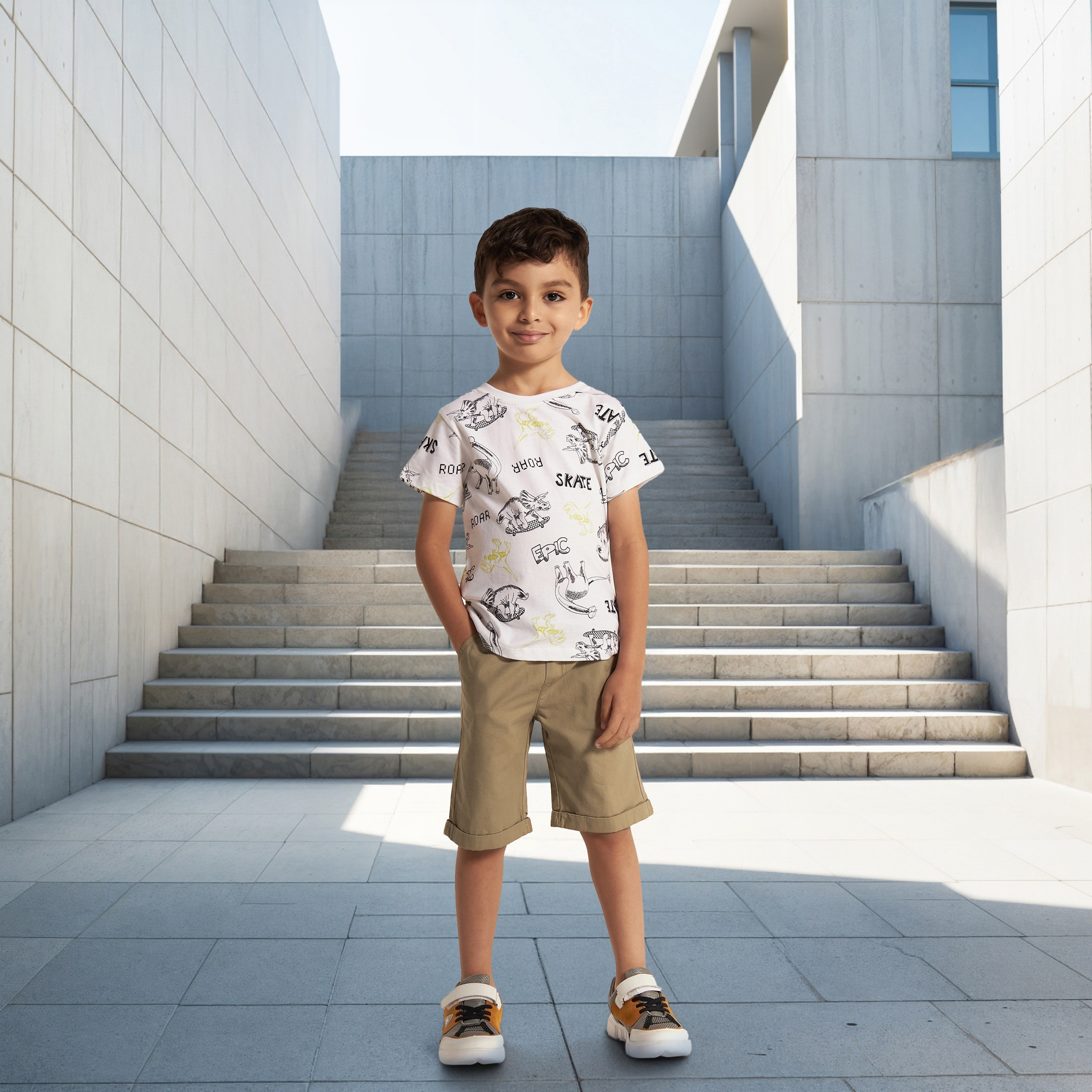 شورت سادة برباط إغلاق وجيوب من جونيورز-boys-clothing-bottoms-shorts-image-4