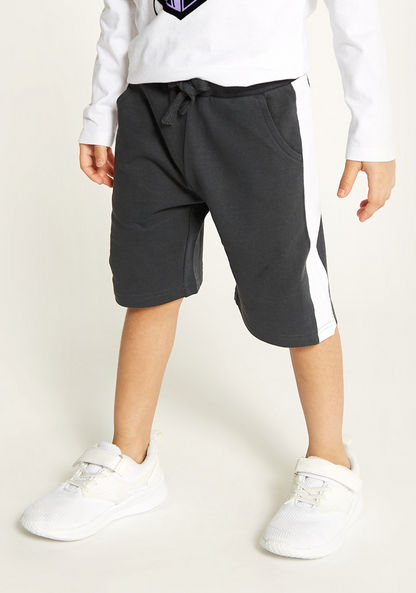 Juniors Panelled Shorts with Drawstring Closure and Pockets-Shorts-image-0