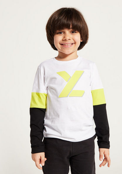 XYZ Colourblock Crew Neck T-shirt with Long Sleeves
