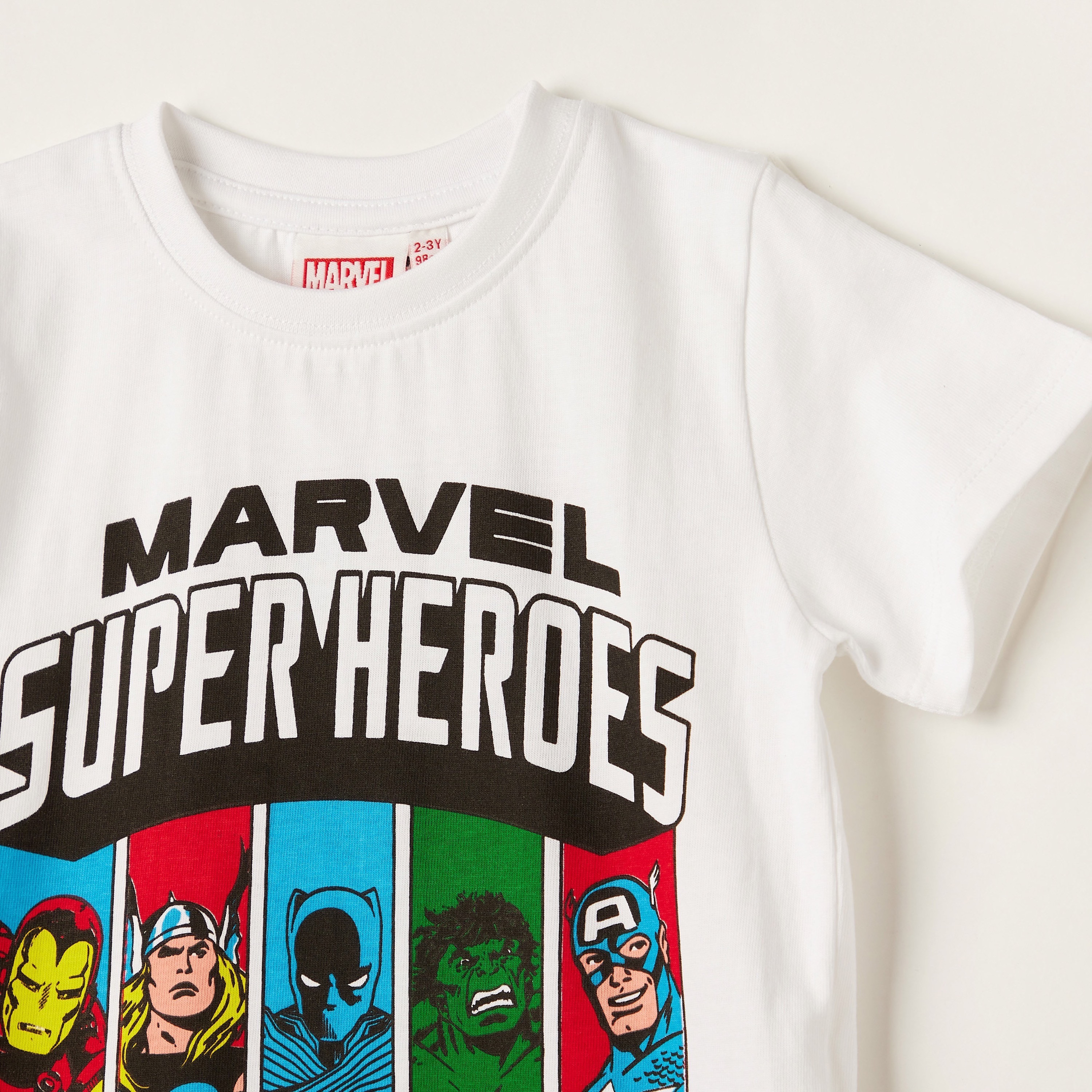 تيشيرت بياقة ضيقة وأكمام قصيرة وطبعات سوبر هيرو-boys-clothing-tshirtsandpolos-image-2