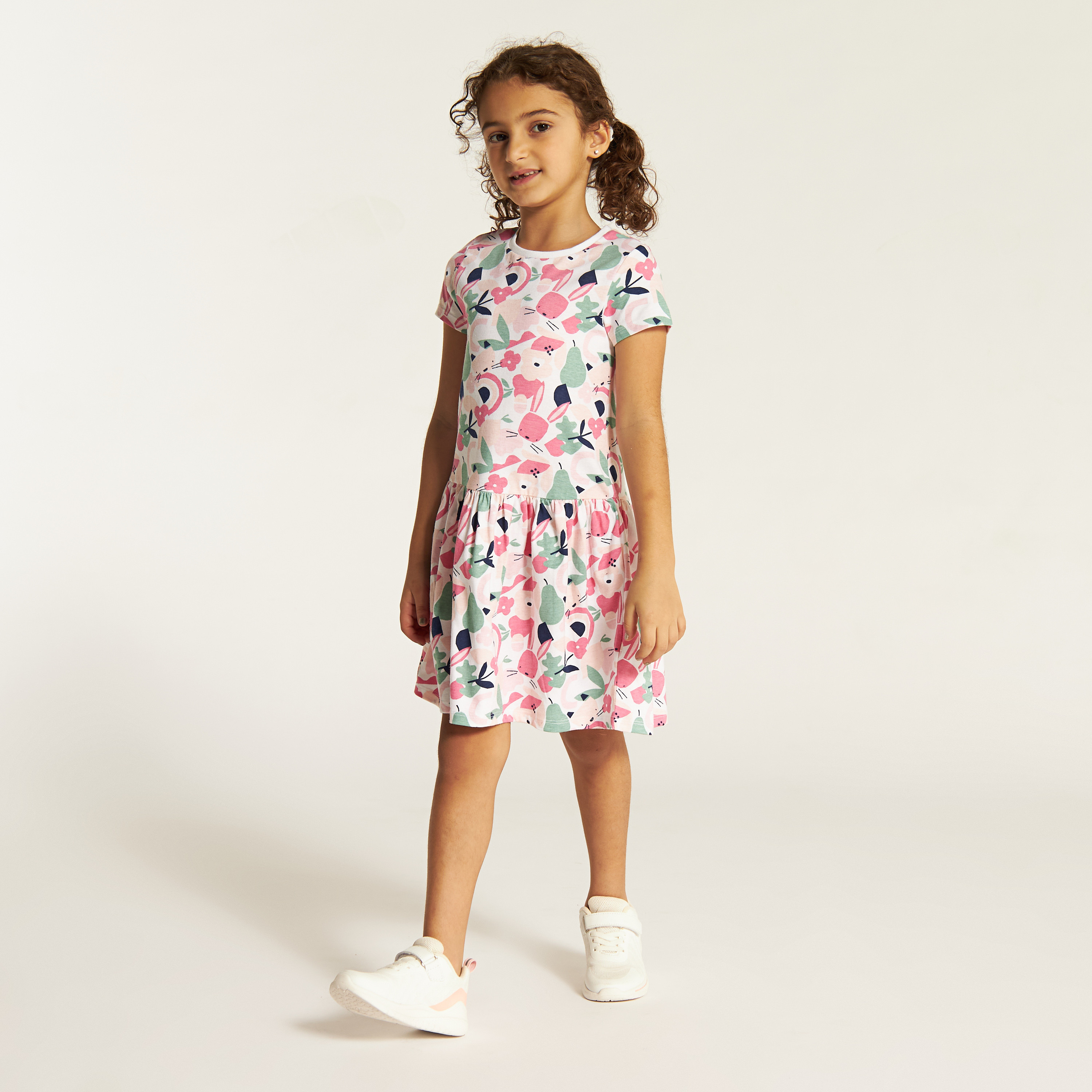 فستان بخصر منسدل وطبعات وأكمام قصيرة من جونيورز-girls-clothing-dressesandjumpsuits-image-2