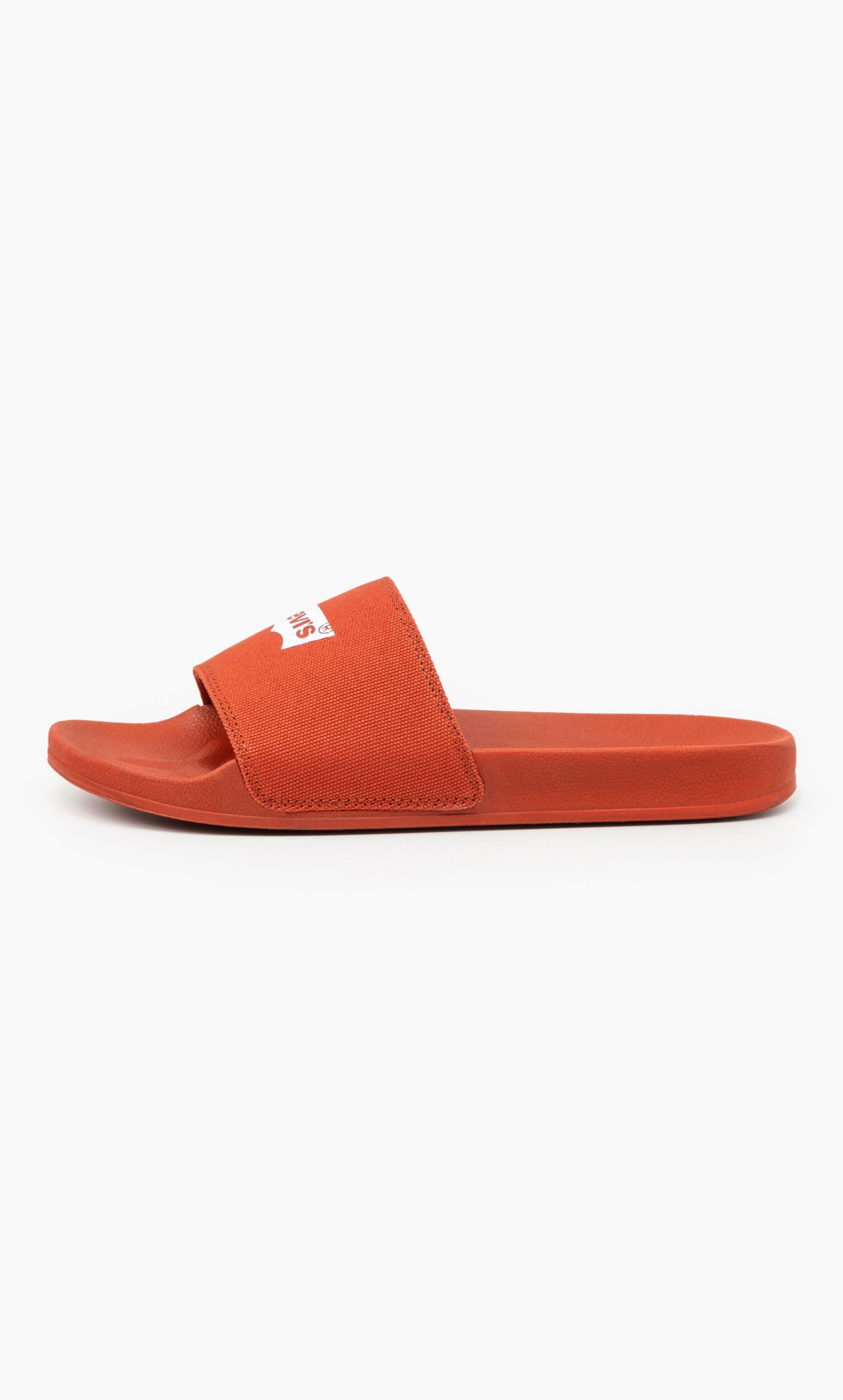 سلايدز كاجوال من ليفايز ذٰو جون باتوينج بشعار للنساء-women-shoes-flipflopsandslides-image-2