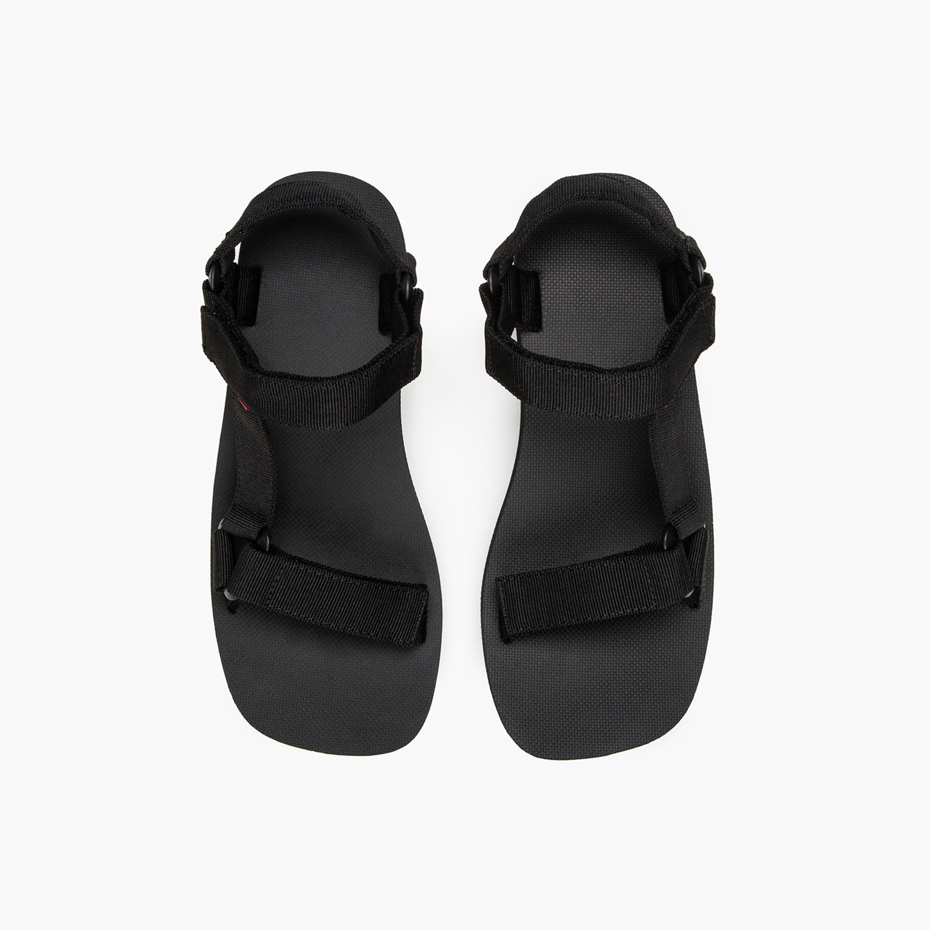 صندل نسائي منخفض من ليفايز كاديس بإغلاق فيلكرو D53130007-women-shoes-sandals-flats-image-3