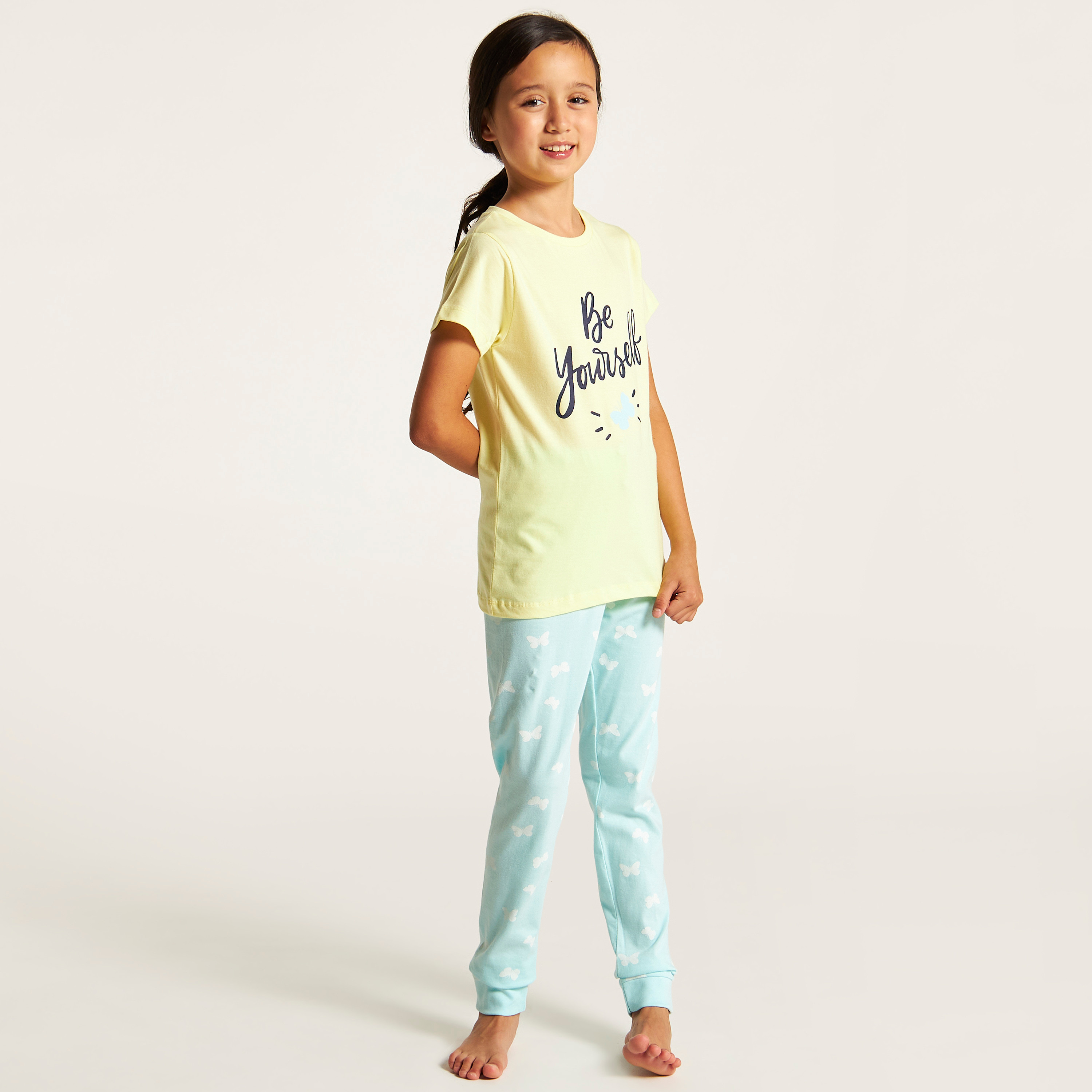 طقم بنطلون بيجاما وتيشيرت بياقة ضيقة وطبعات من جونيورز-girls-clothing-nightwear-image-2