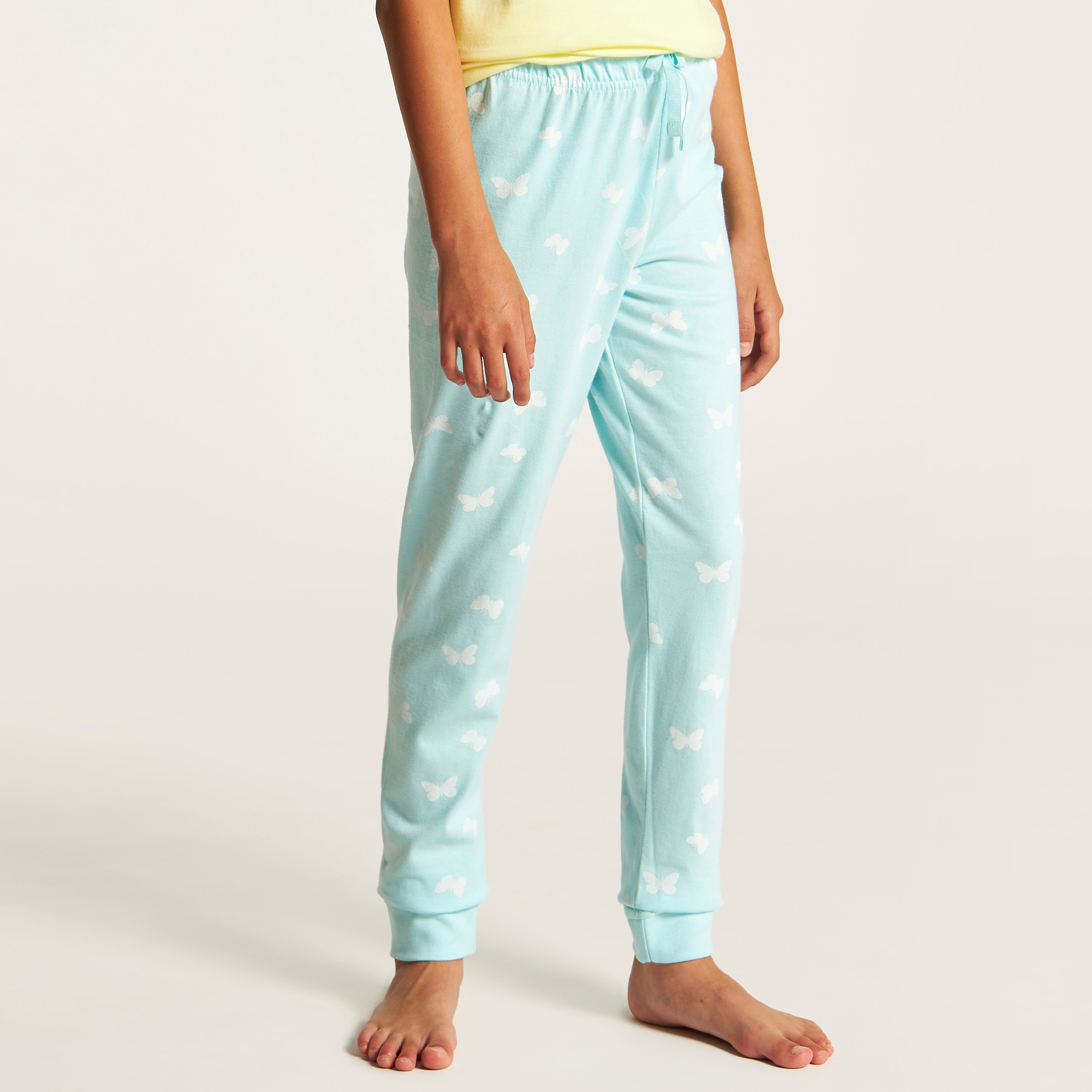 طقم بنطلون بيجاما وتيشيرت بياقة ضيقة وطبعات من جونيورز-girls-clothing-nightwear-image-4