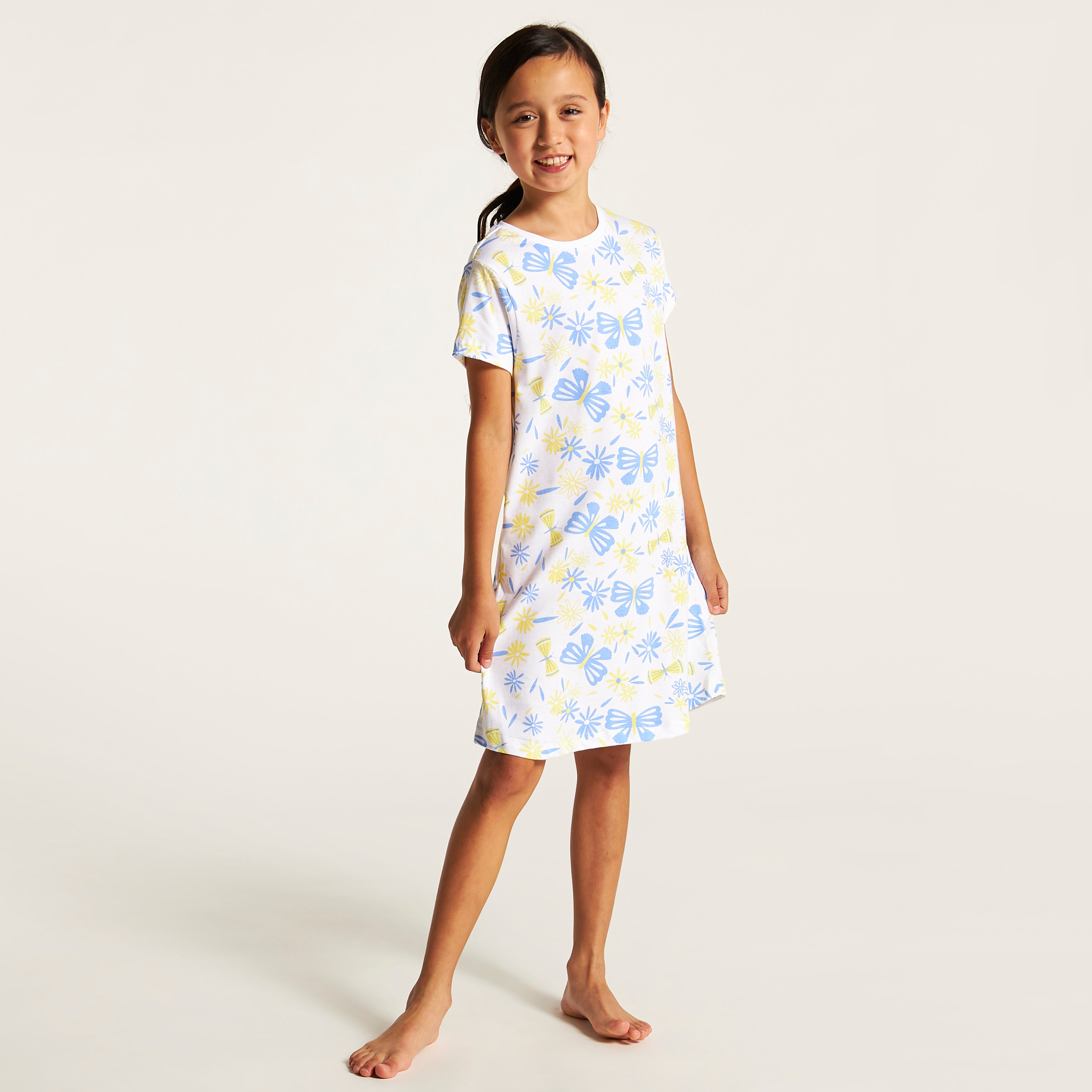قميص نوم بياقة ضيقة وأكمام قصيرة وطبعات من جونيورز-girls-clothing-nightwear-image-1