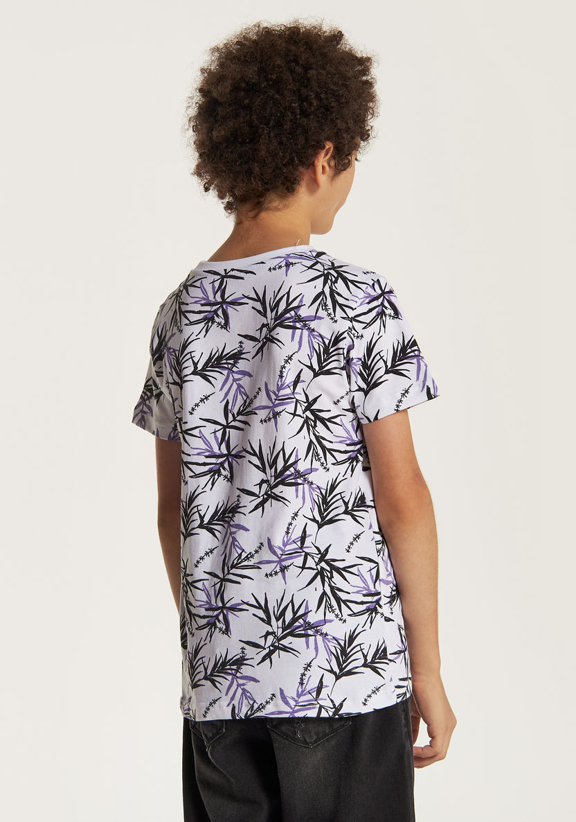 Juniors Tropical Print T-shirt with Crew Neck and Short Sleeves-T Shirts-image-4