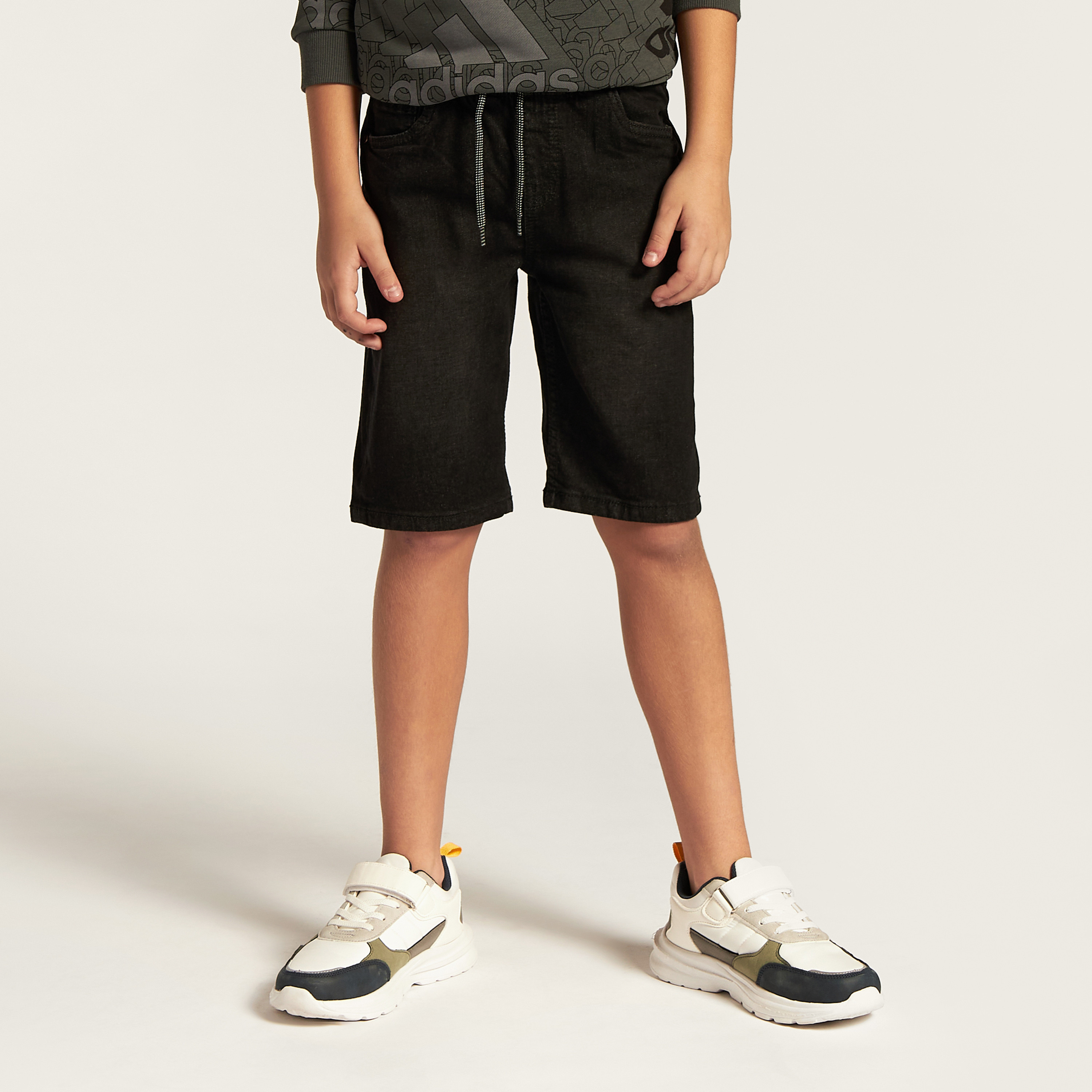 شورت دنيم بجيوب ورباط إغلاق من جونيورز-boys-clothing-bottoms-shorts-image-1