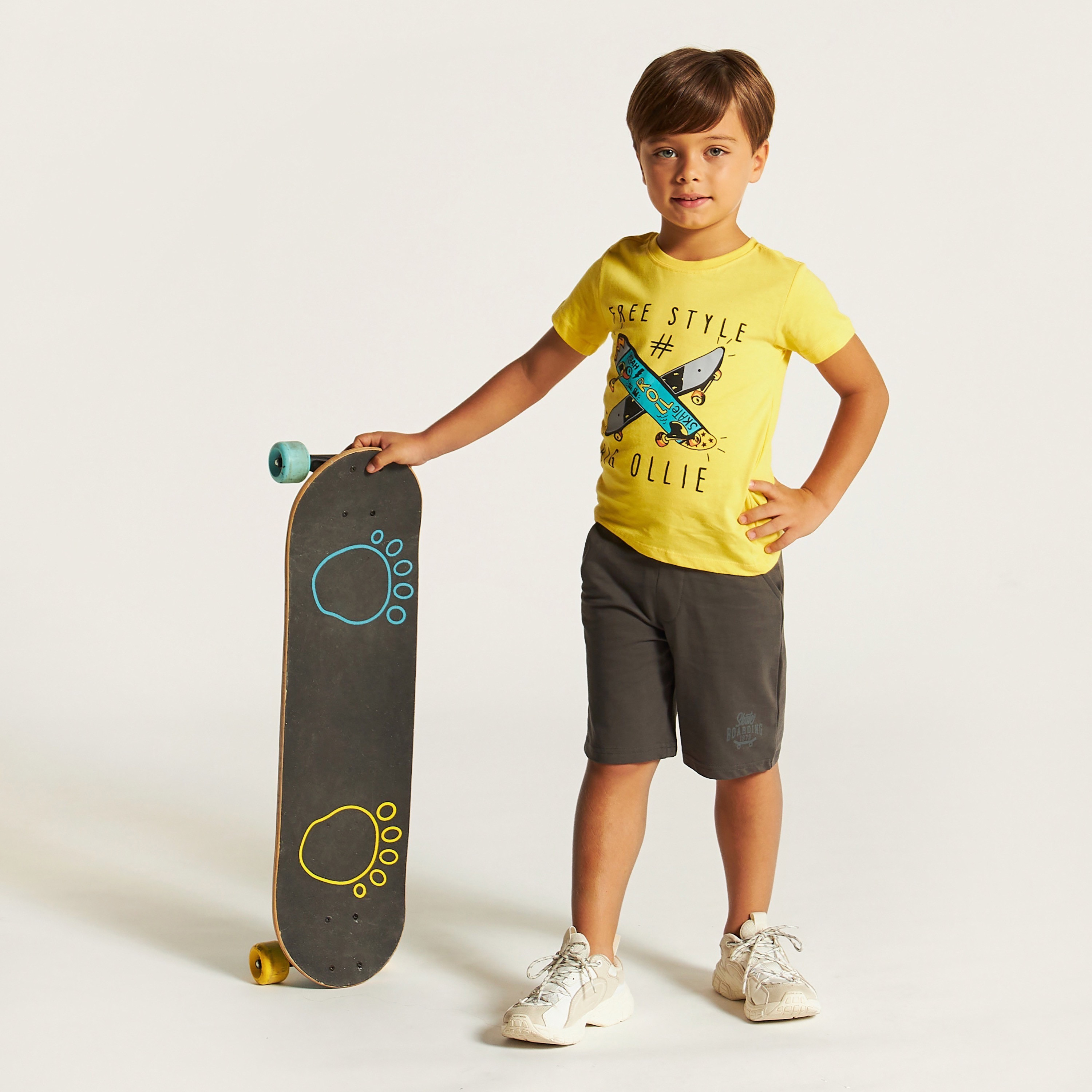 Juniors Printed Shorts with Drawstring Closure and Pockets-boys-clothing-bottoms-shorts-image-1