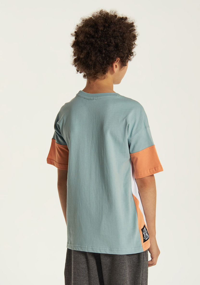 Juniors Colourblock Crew Neck T-shirt with Short Sleeves-T Shirts-image-4