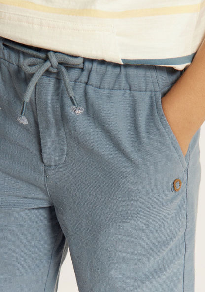 Eligo Solid Shorts with Drawstring Closure and Pockets