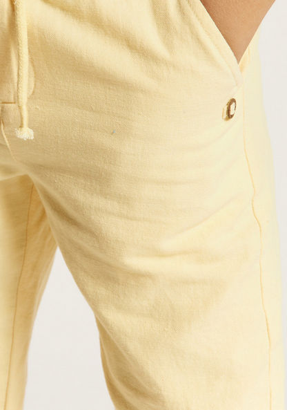Eligo Solid Shorts with Drawstring Closure and Pockets