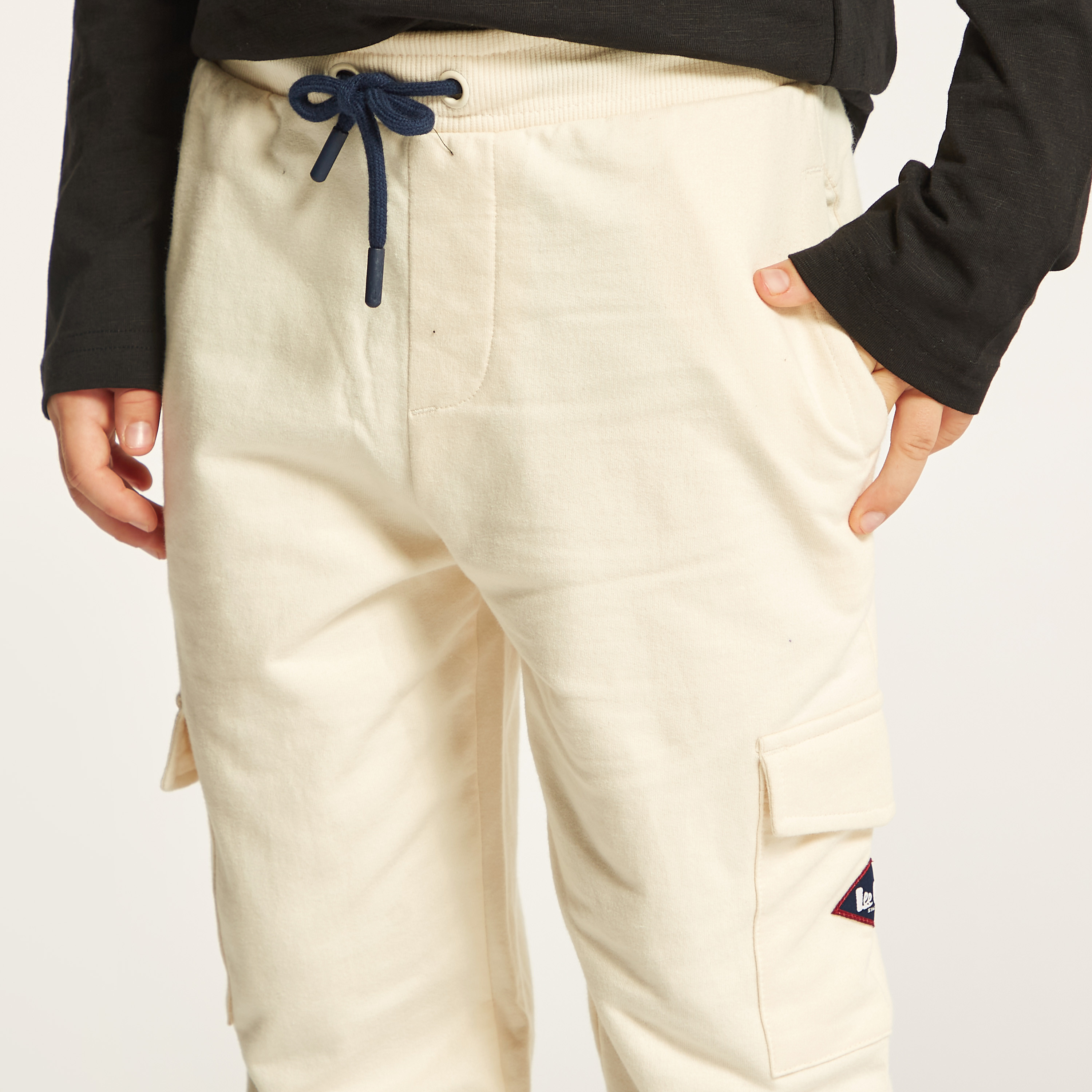 Lee Cooper Solid Cargo Joggers with Drawstring Closure-boys-clothing-bottoms-joggersandtrackpants-image-3