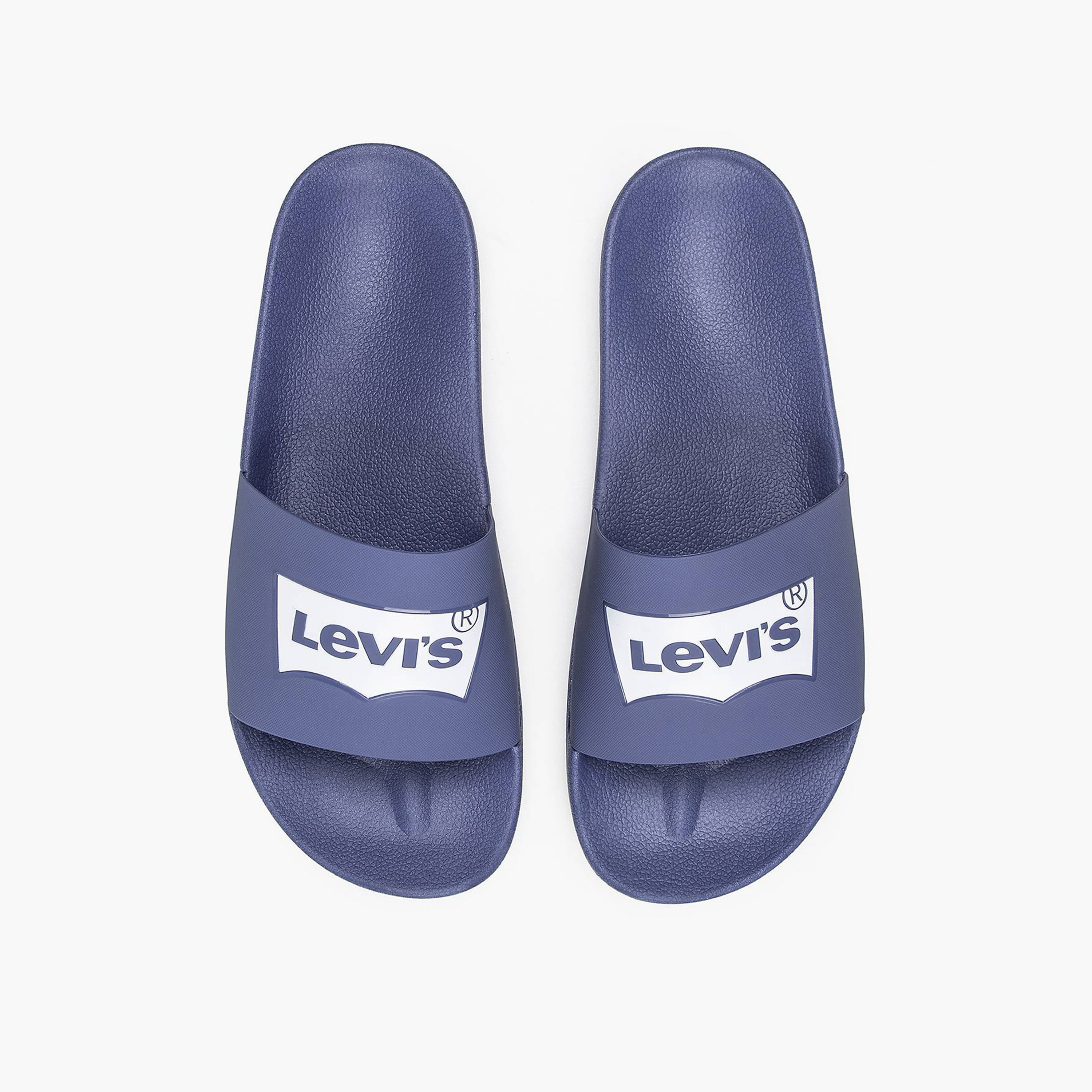 ليفايز- صندل للرجال بشعار ليفايز | D79070004-men-shoes-flipflopsandslides-image-1