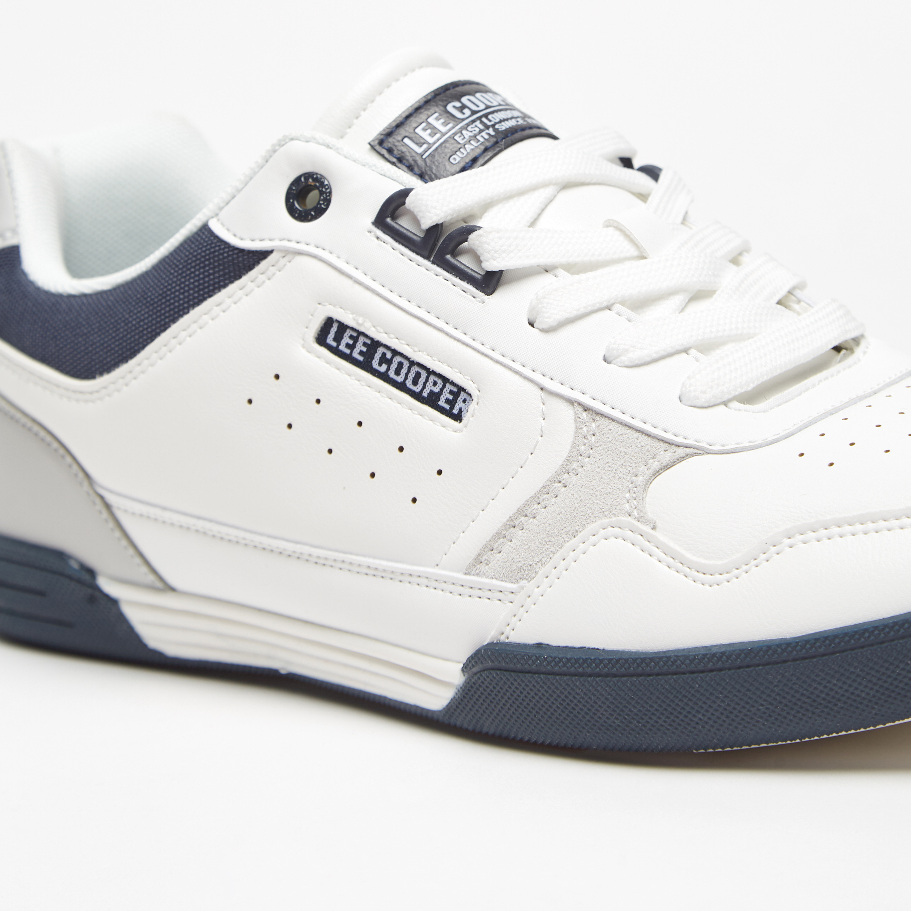 حذاء سنيكرز مثقّب برباط إغلاق للرجال من لي كوبر-men-shoes-sneakers-image-9