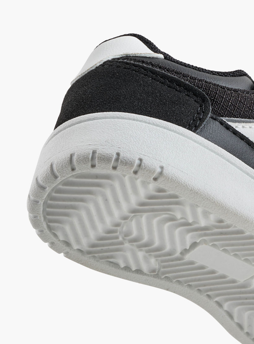 حذاء سنيكرز بشريط إغلاق لاصق للأولاد من جونيورز-boys-shoes-sneakers-image-5