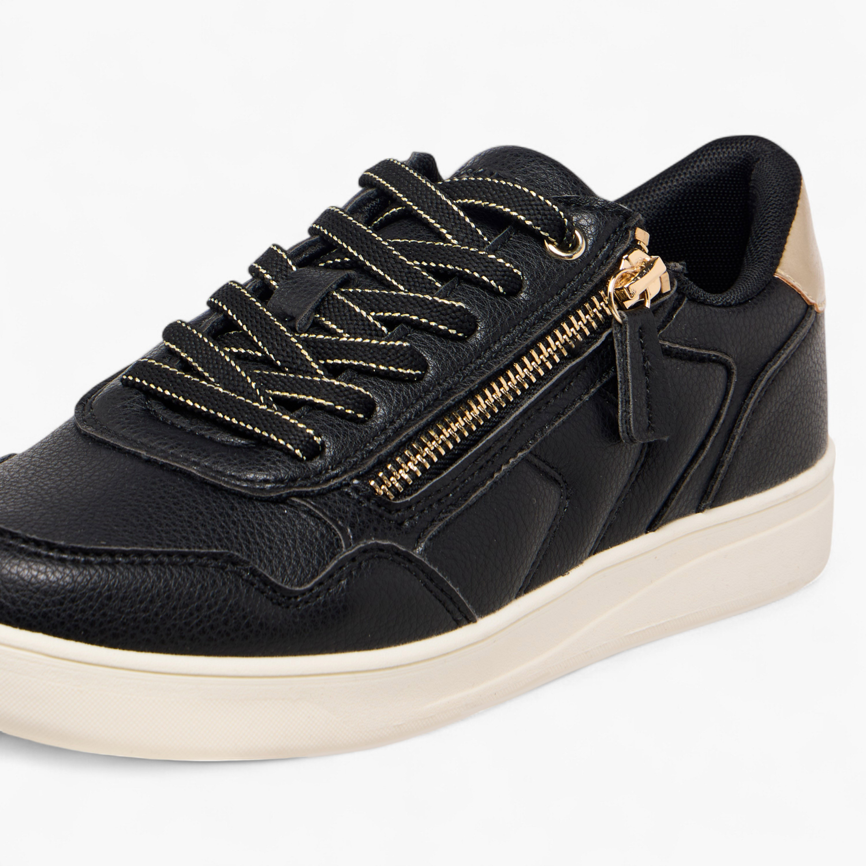 حذاء سنيكرز بتفاصيل سحاب ورباط إغلاق من ميسي-women-shoes-sneakers-image-4