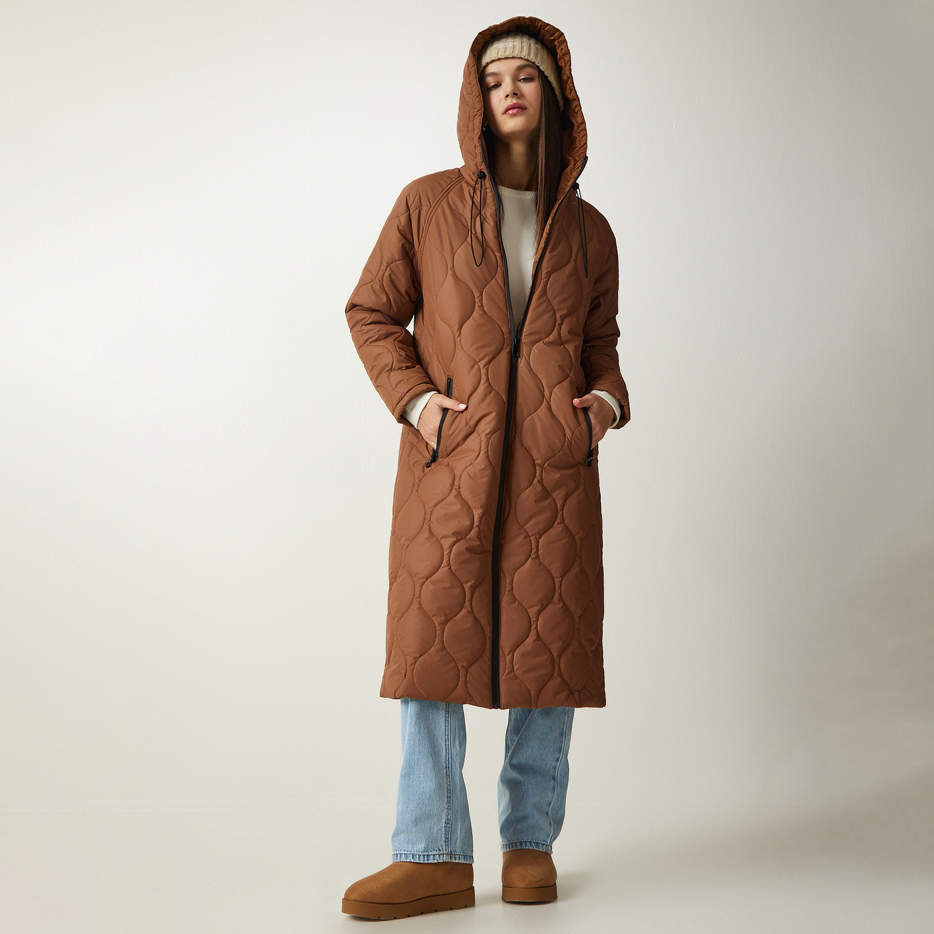 سعادة إسطنبول سترة نسائية بغطاء رأس بني برقبة مبطنة-women-winterwear-hoodiesandsweatshirts-hoodies-image-1