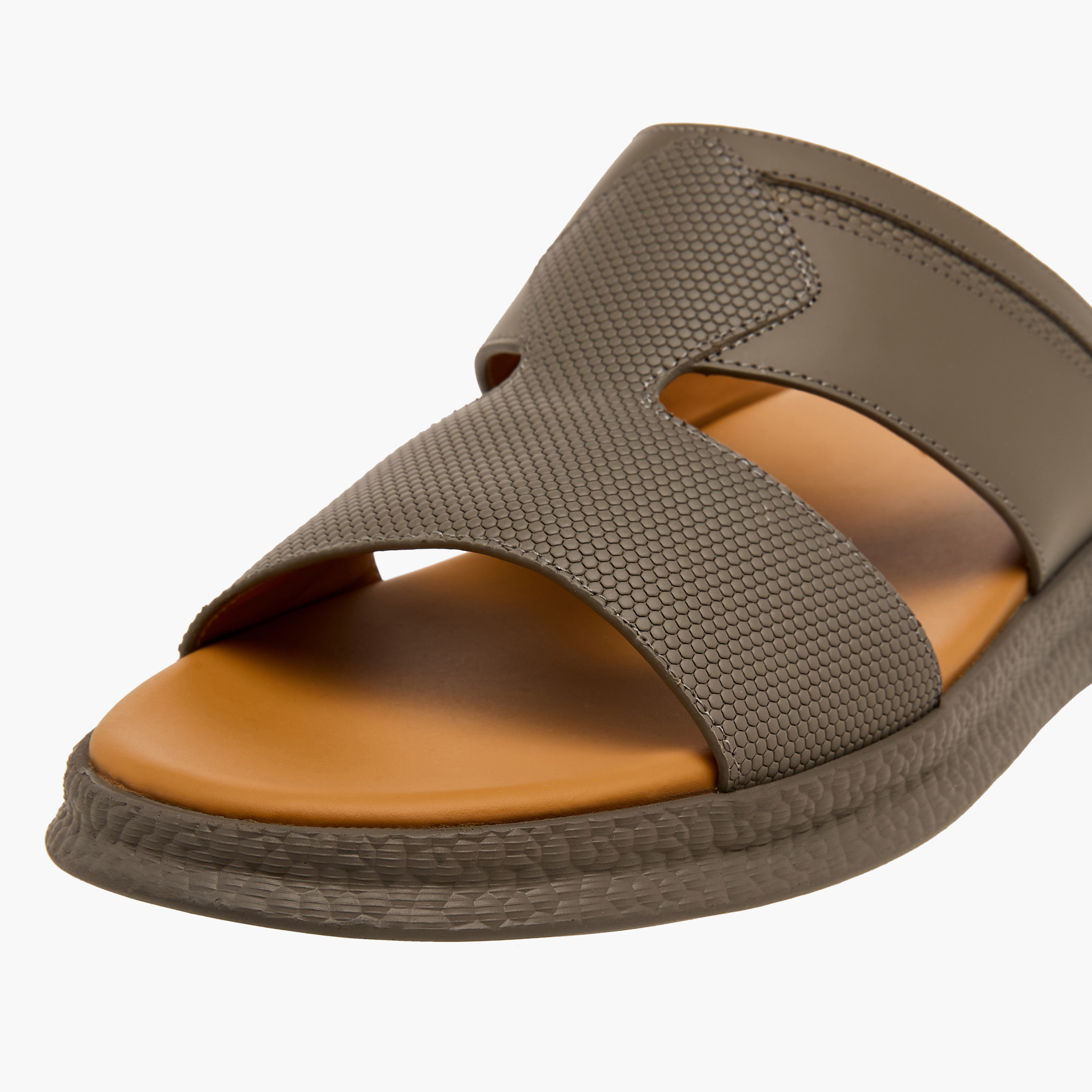 صندل عربي سهل الارتداء للرجال من لو كونفورت-men-shoes-sandals-image-4