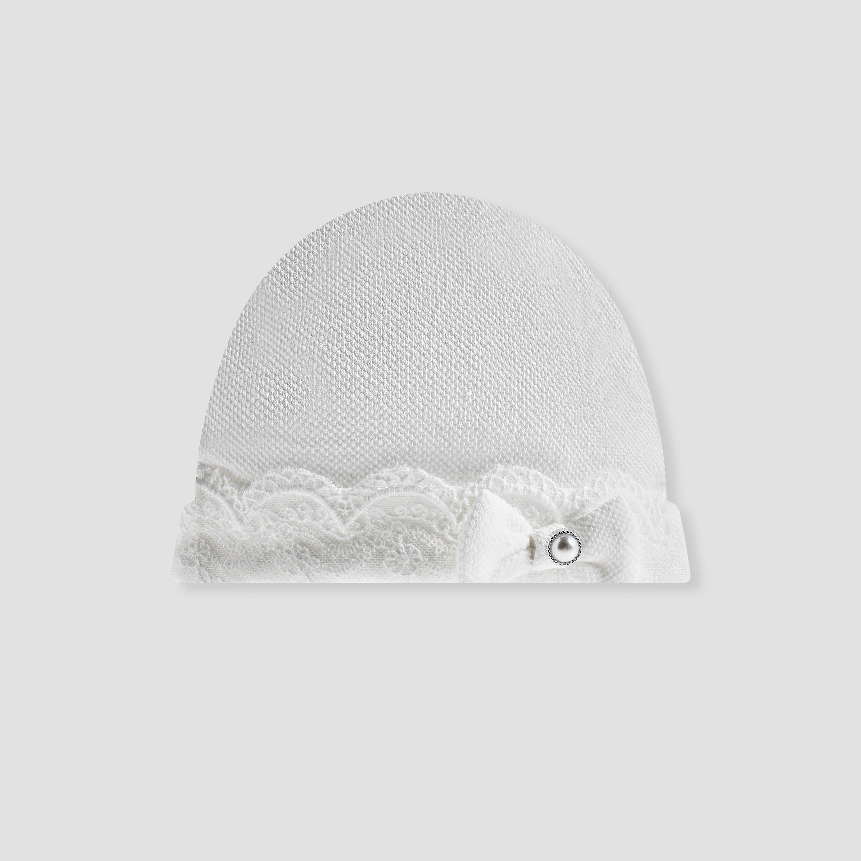 قبعة بيني مزينة باللؤلؤ وحواف دانتيل من جيجلز-baby-girls-accessories-caps-image-1