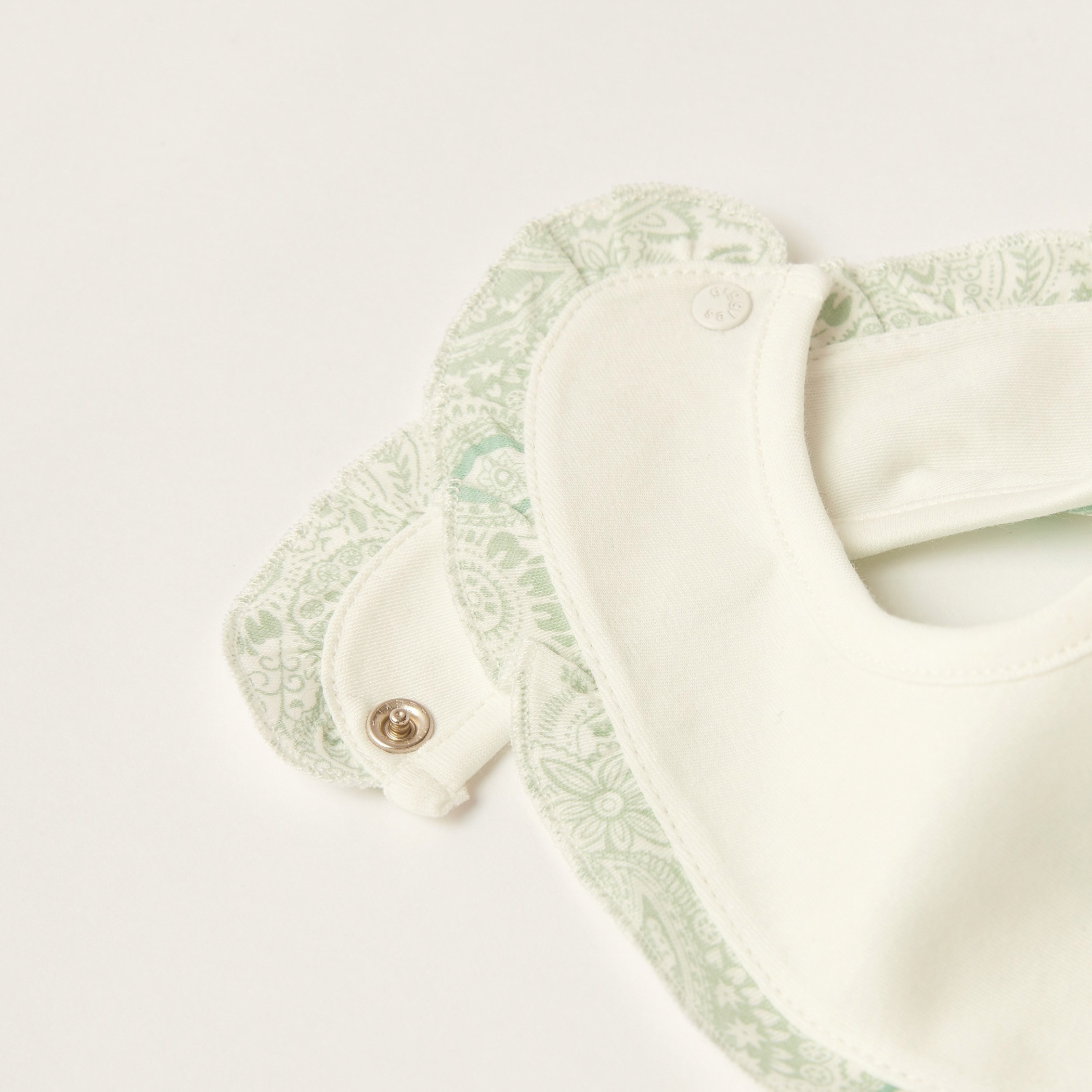 Giggles Printed Bib with Press Button Closure-baby-feeding-bibs-image-4