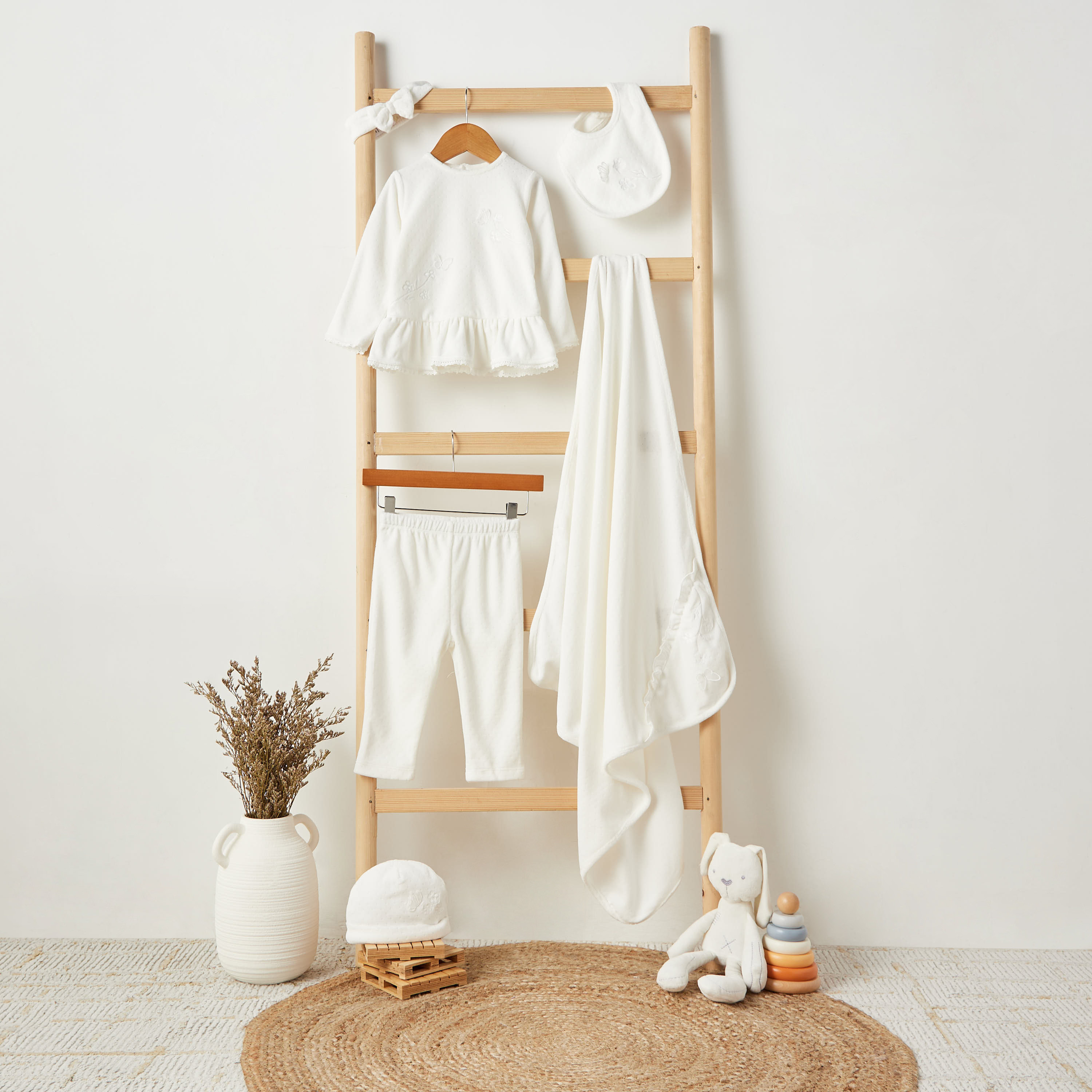 بطانية مواليد بغطاء رأس من جيجلز-baby-nursery-blanketsandswaddles-receivingblankets-image-6