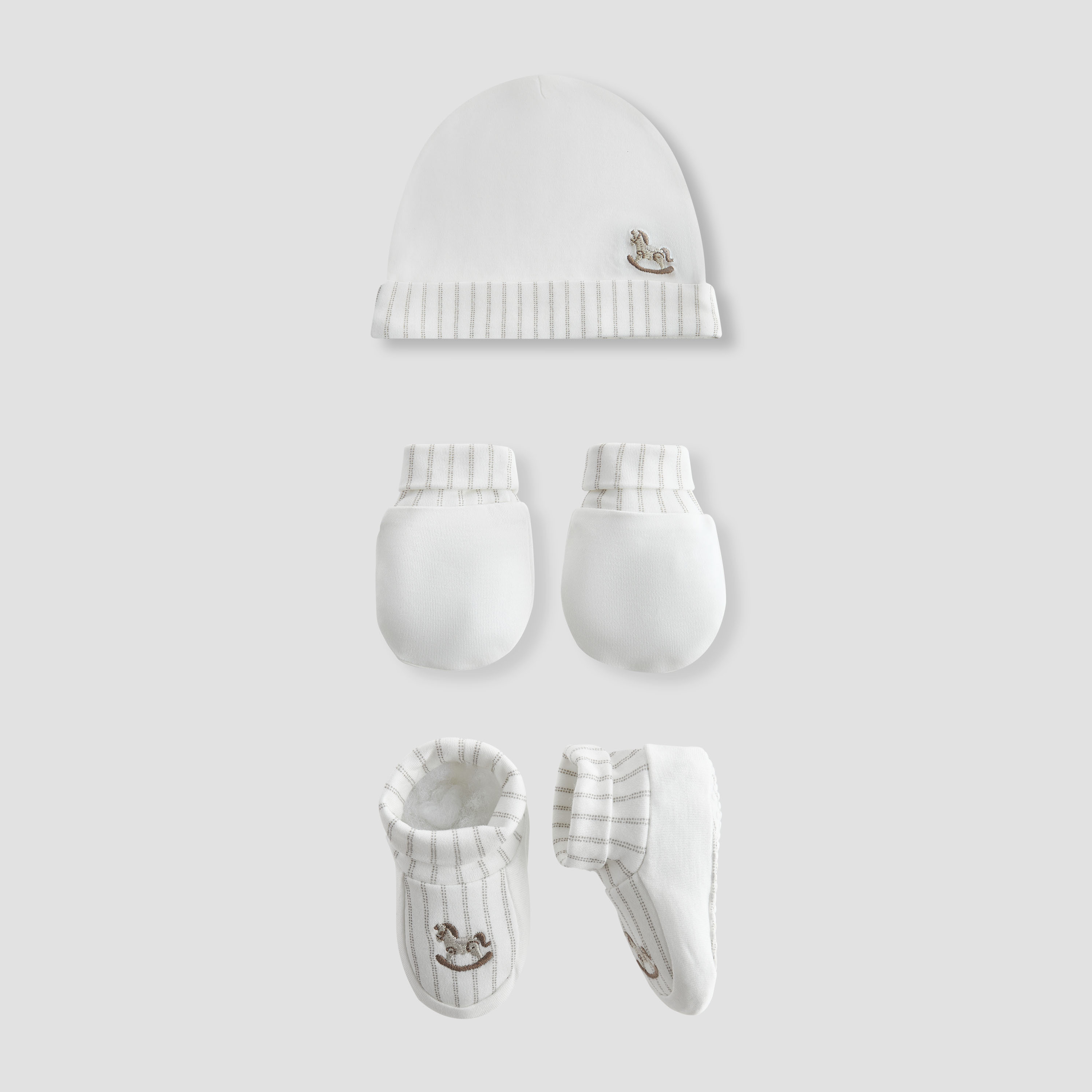 قبعة وبوت وقفازات بتطريز حصان هزاز من جيجلز-baby-boys-accessories-mittens-image-1