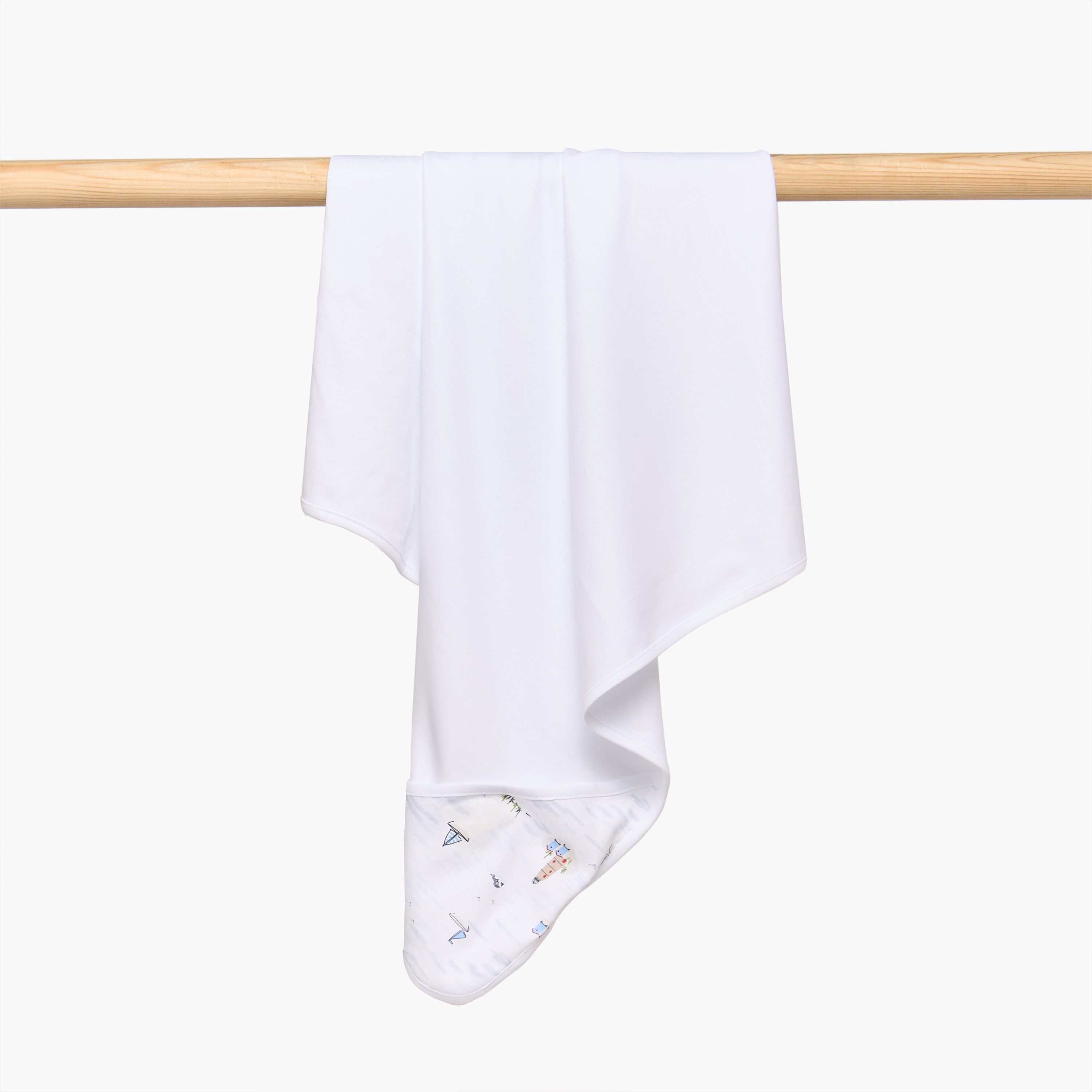 بطانية حديثي ولادة بقبعة بطبعات من جونيورز-baby-nursery-blanketsandswaddles-receivingblankets-image-1