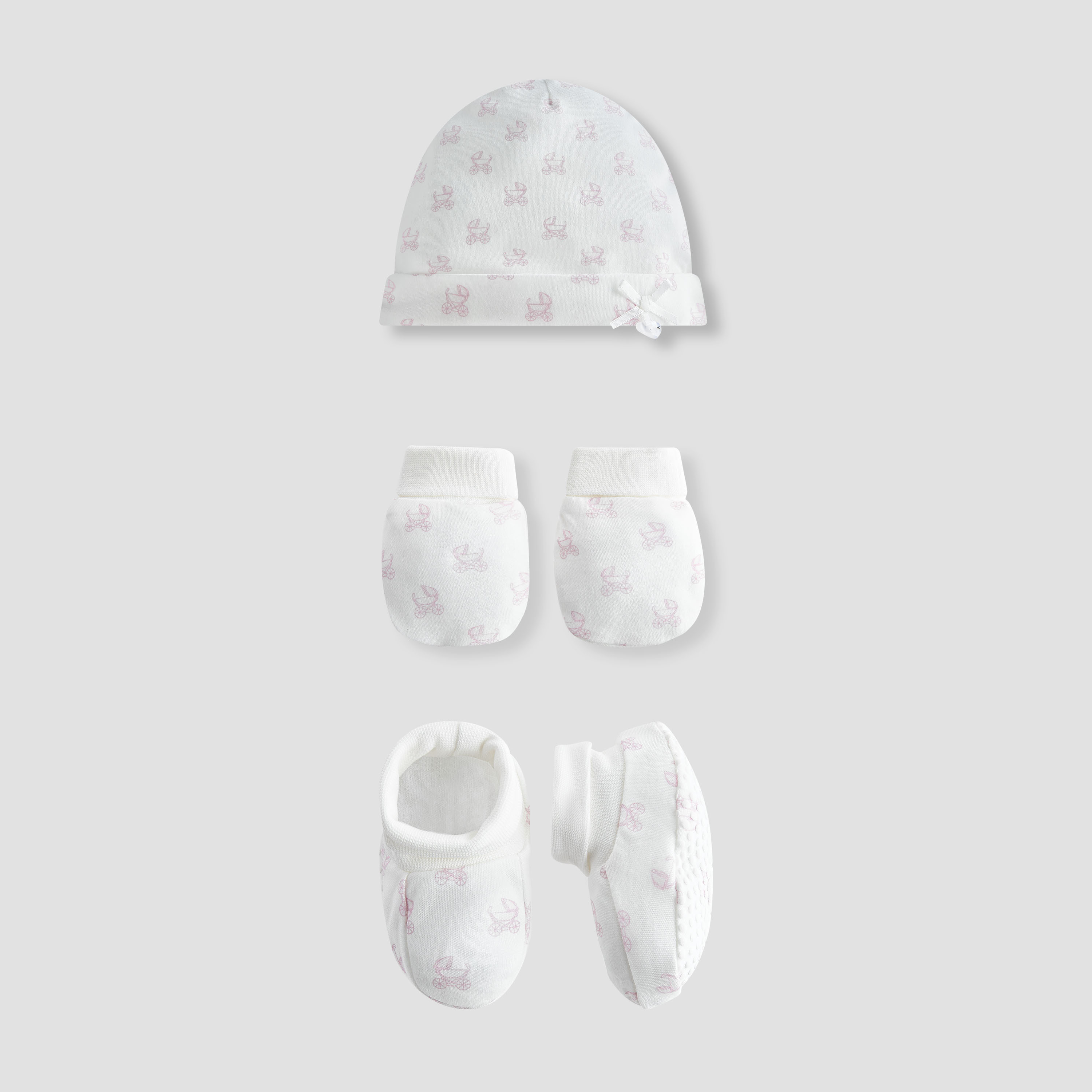 طقم قبعة بيني وقفازات وبوت بطبعات من جيجلز-baby-girls-accessories-caps-image-1