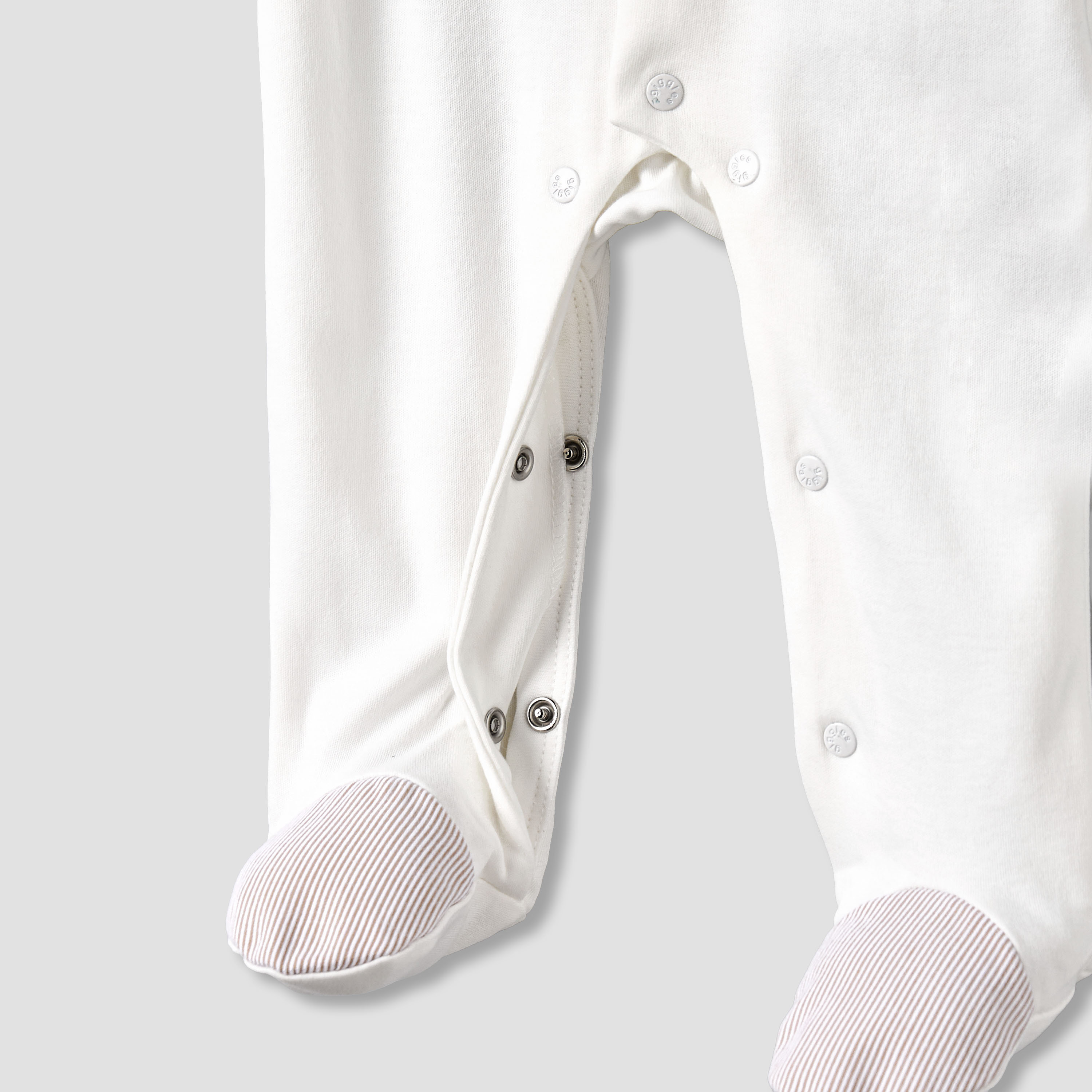 Giggles Cotton Round Neck Long Sleeves Sleepsuit with Snap Button Closure-baby-boys-clothing-nightwear-sleepsuits-image-5
