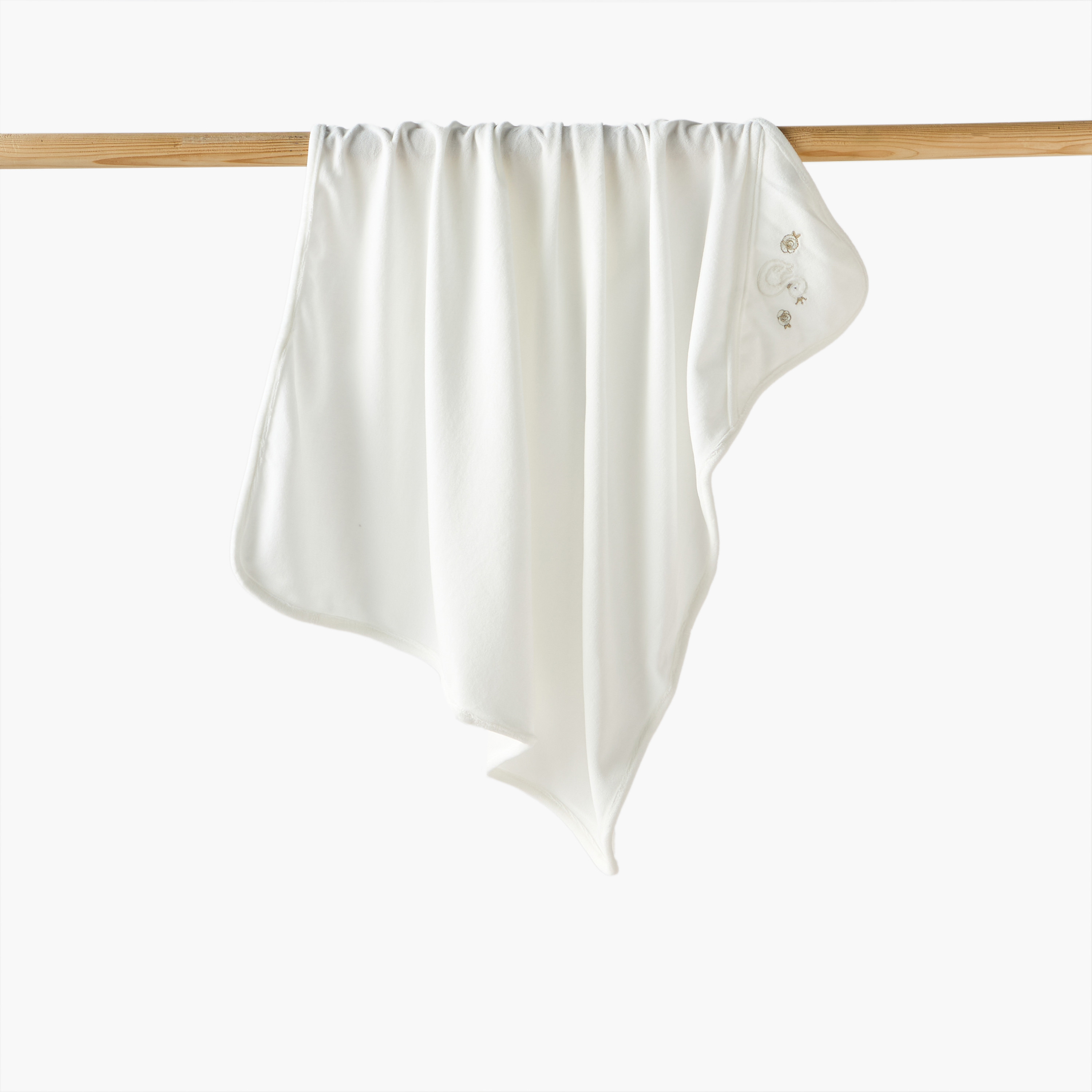 بطانية حديثي ولادة قطن مطرزة بقبعة من جيجلز-baby-nursery-blanketsandswaddles-receivingblankets-image-1